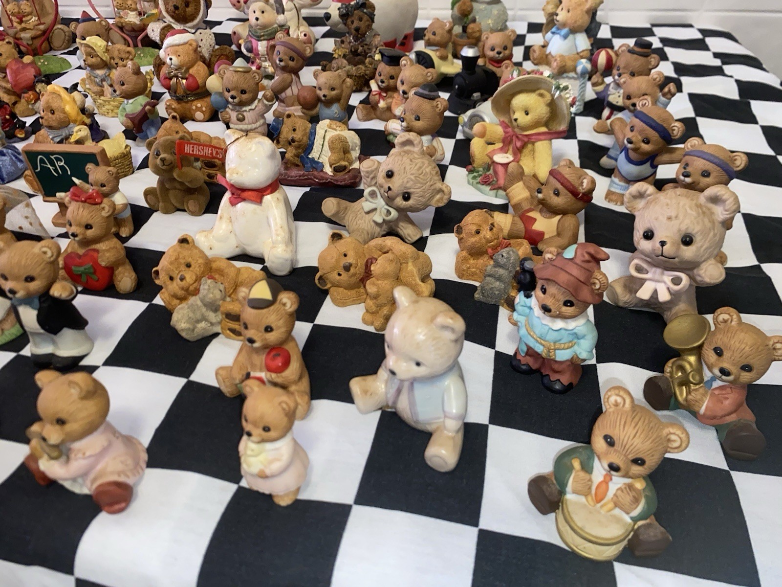 HUGE LOT (96) COLLECTIBLE BEARS ~Cota Girl (Japan)*Homco*Russ*JMC*FLIP*ANN*BOYDS