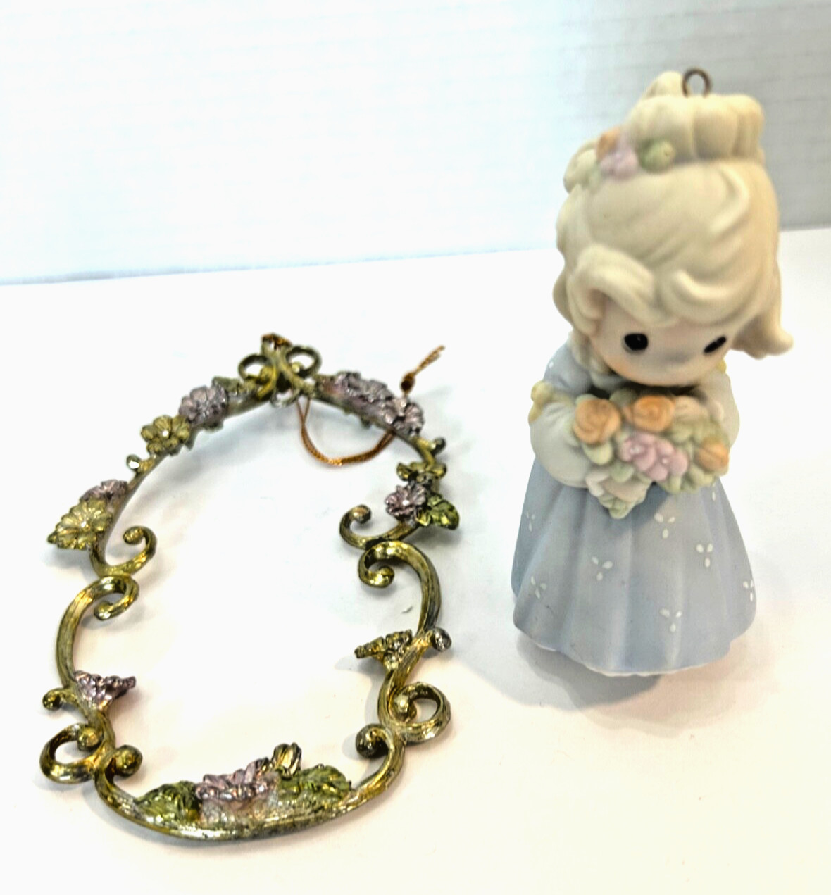 Precious Moments Figurines – In Gods Beautiful Garden of Love – WB – 4×6 inches