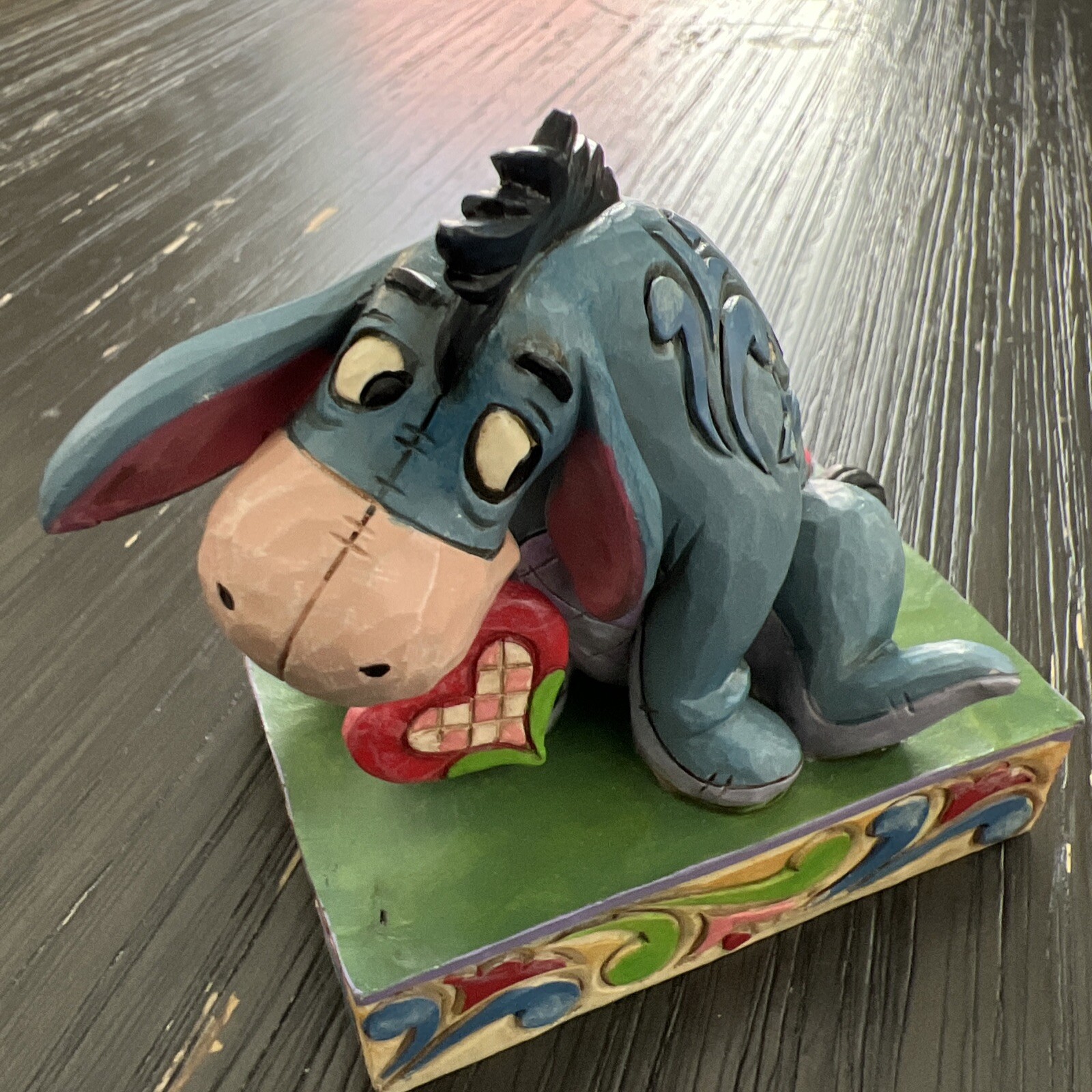 Jim Shore Disney Heart on a String Eeyore Personality Pose Figurine 4055437 EUC