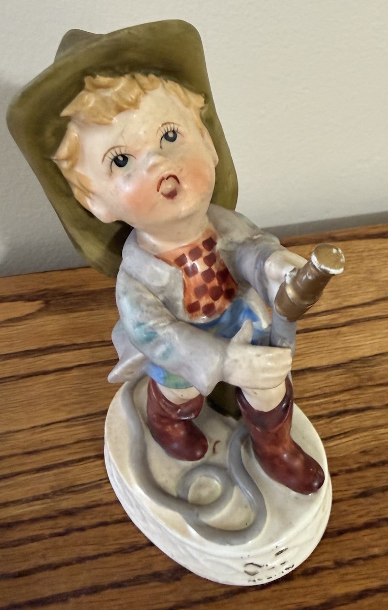 Vintage Metoze Japan Garden Boy Figurine| Mid Century Porcelain Figurine