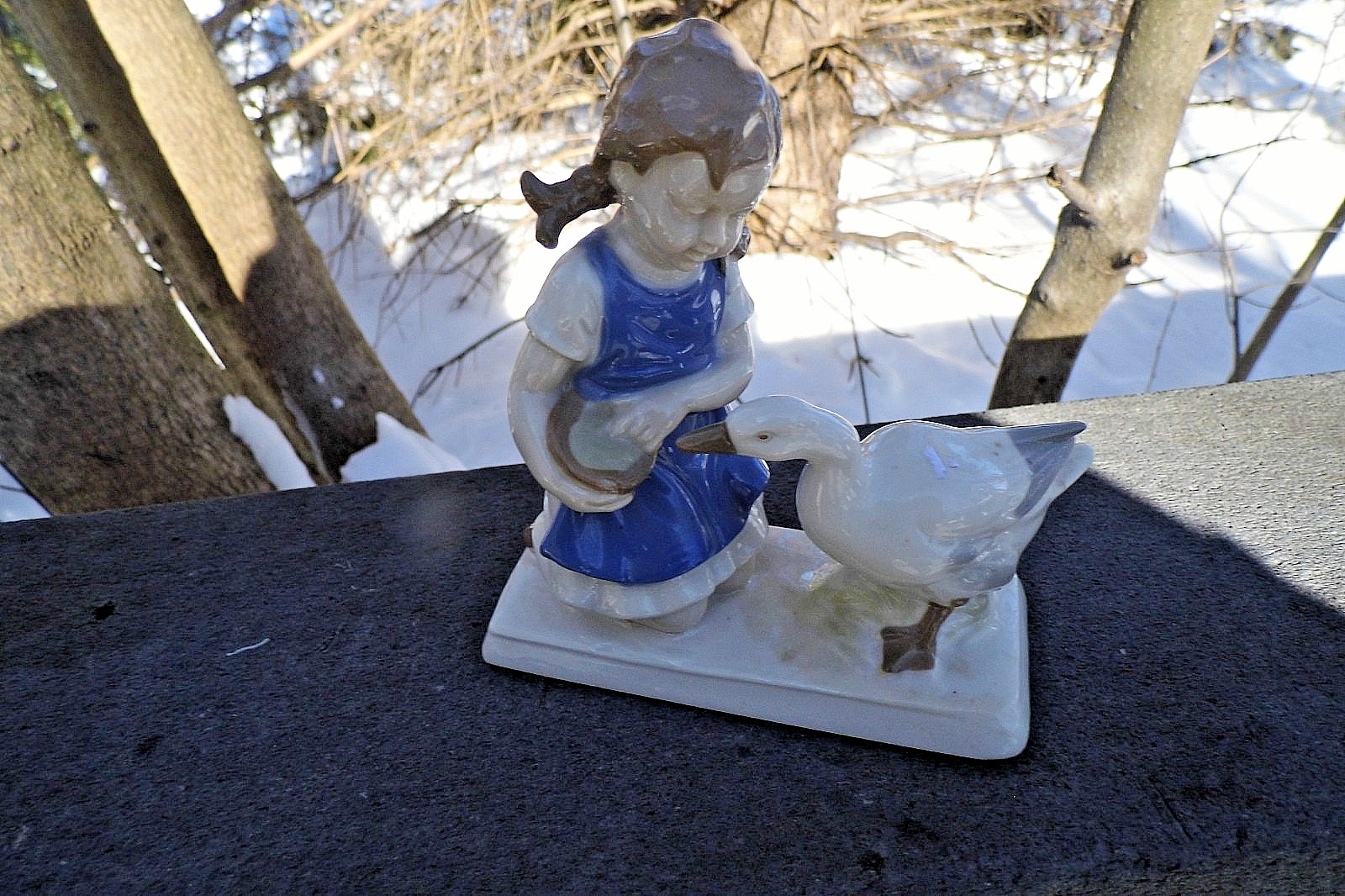 Girl Feeding Goose Figurine (Germany) No. 1859