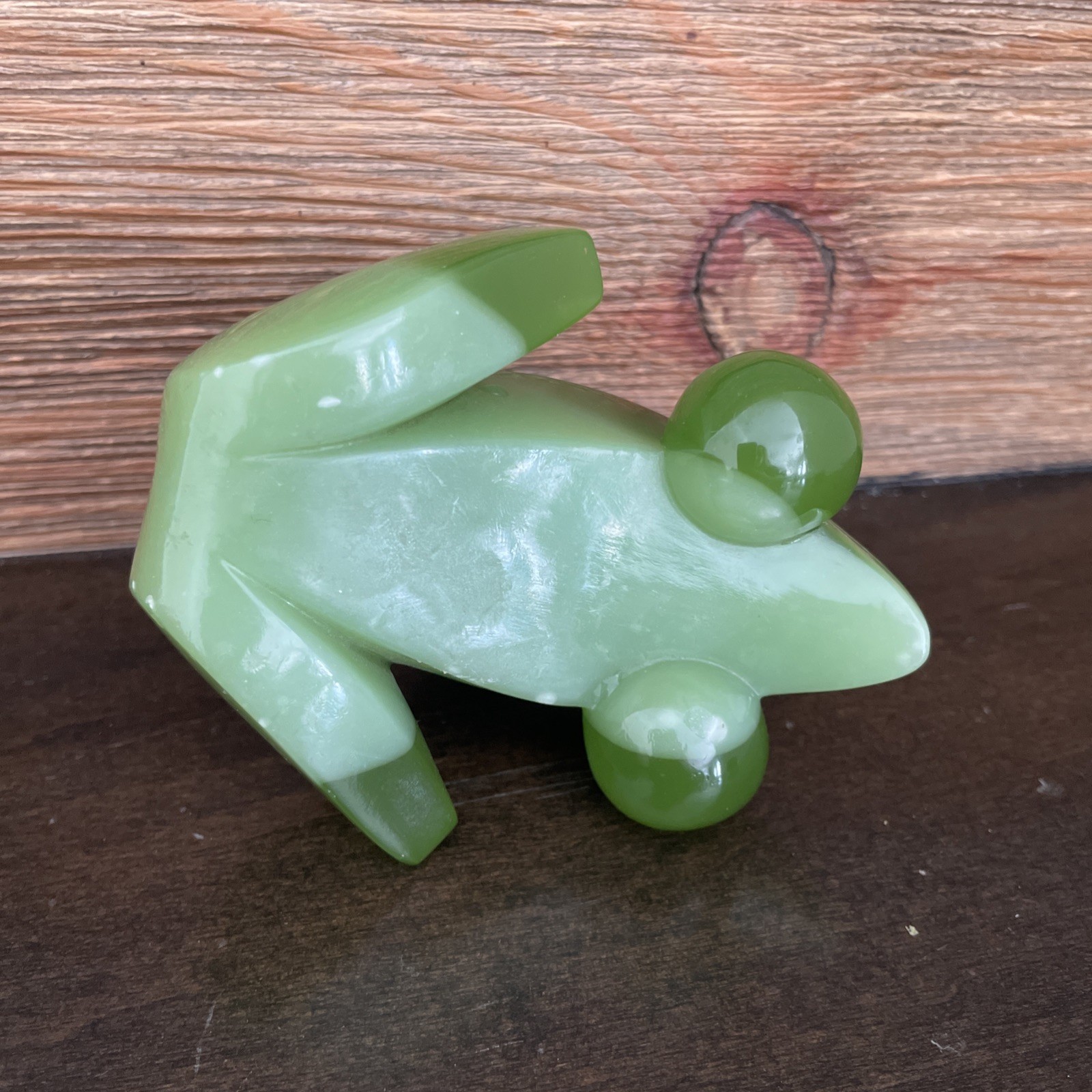Vintage Italian Faux Jade Green Tree Frog Sculpture Realism Cute