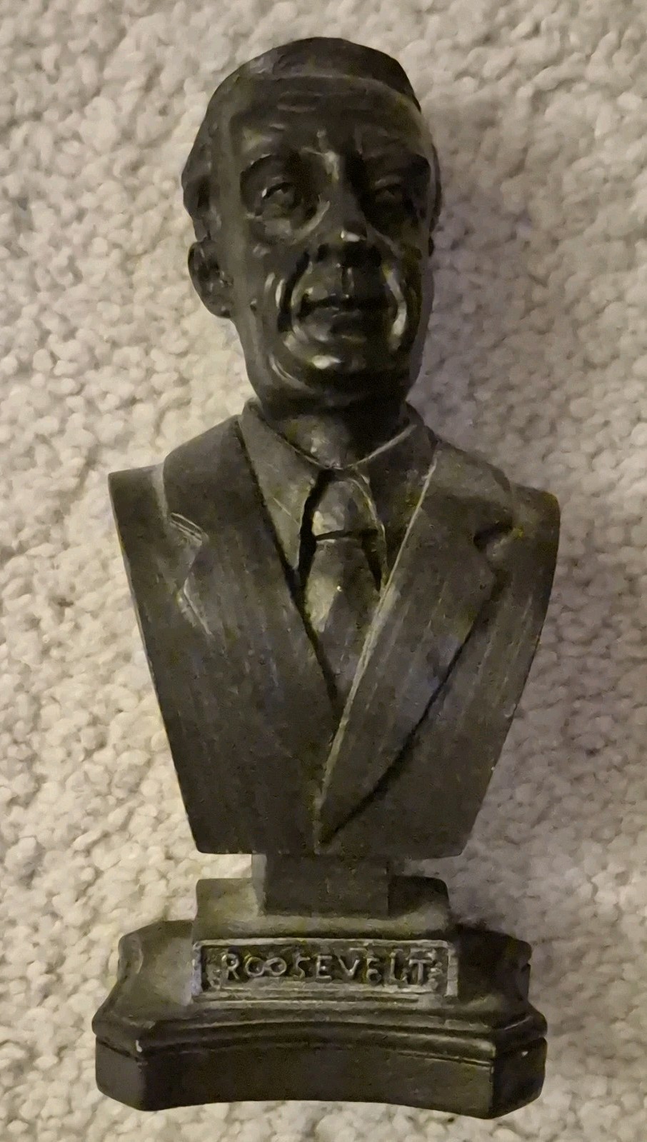 K’s Collection Roosevelt Bust Figurine, Matte Black Resin, 3D Effect