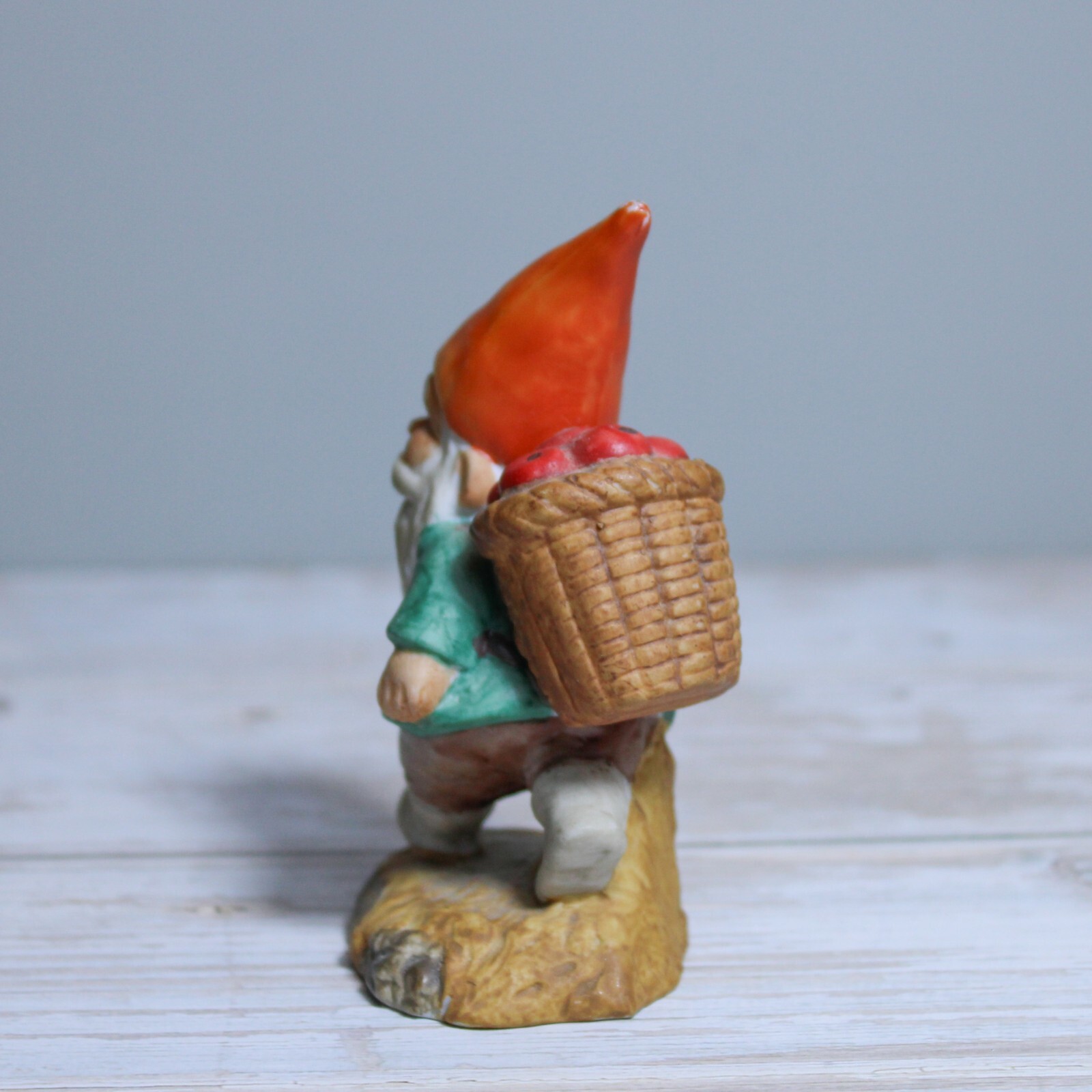 Vintage Enesco 1979 Gnome Figurine Carrying Apples In Basket 3.25″