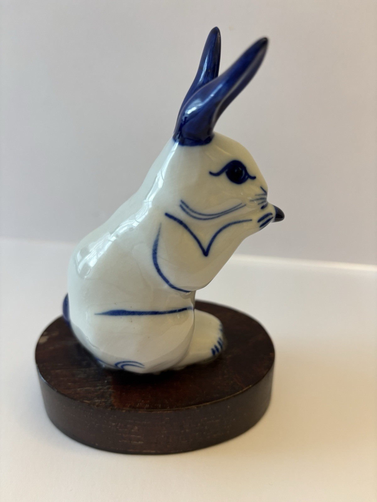 Rabbit Figurine 4″Blue/White Thai Glazed Porcelain Thailand Wood Base