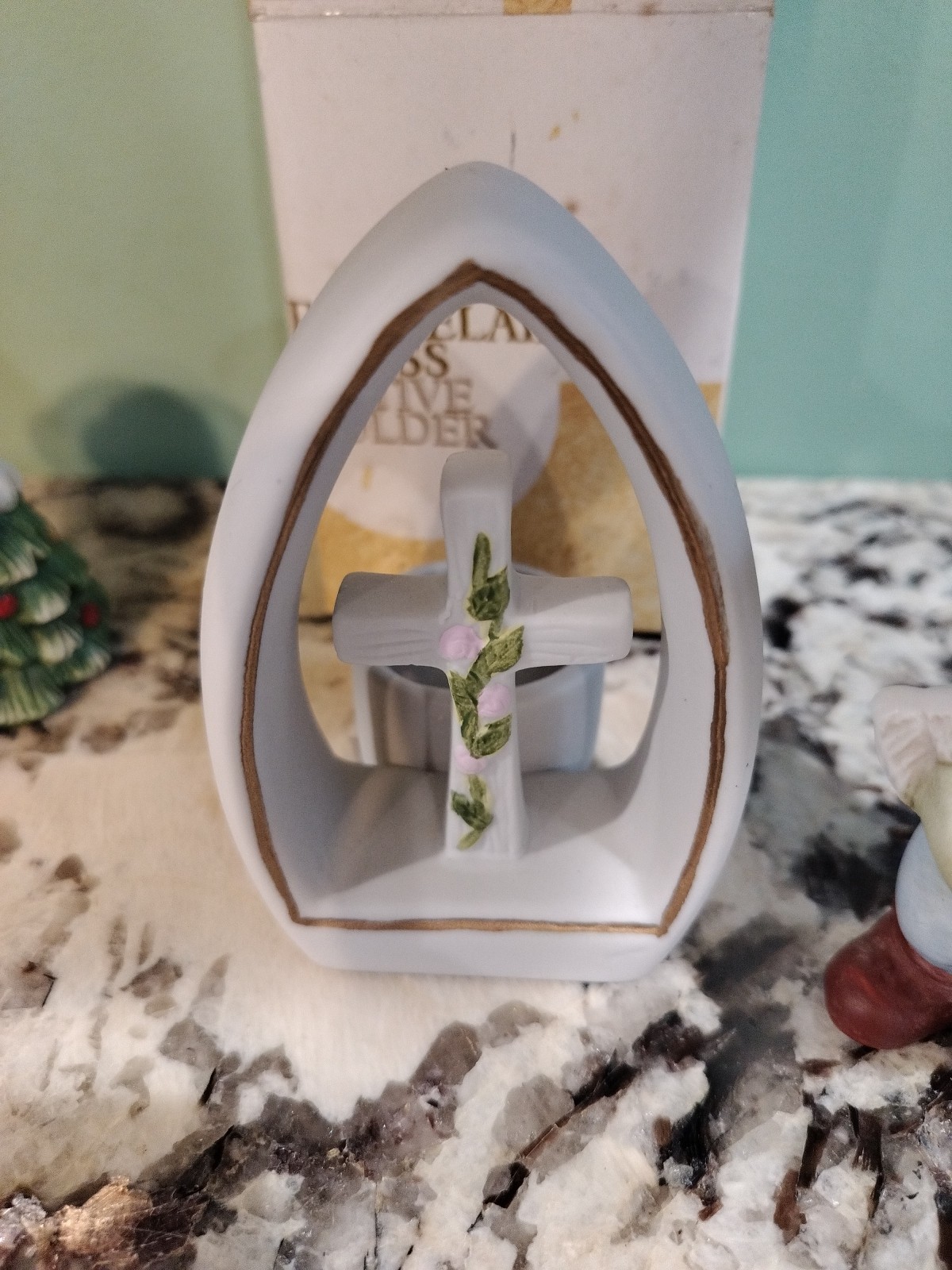 Christmas Vintage Figurines Set – 2 Homco #5556 & Cross Votive Holder