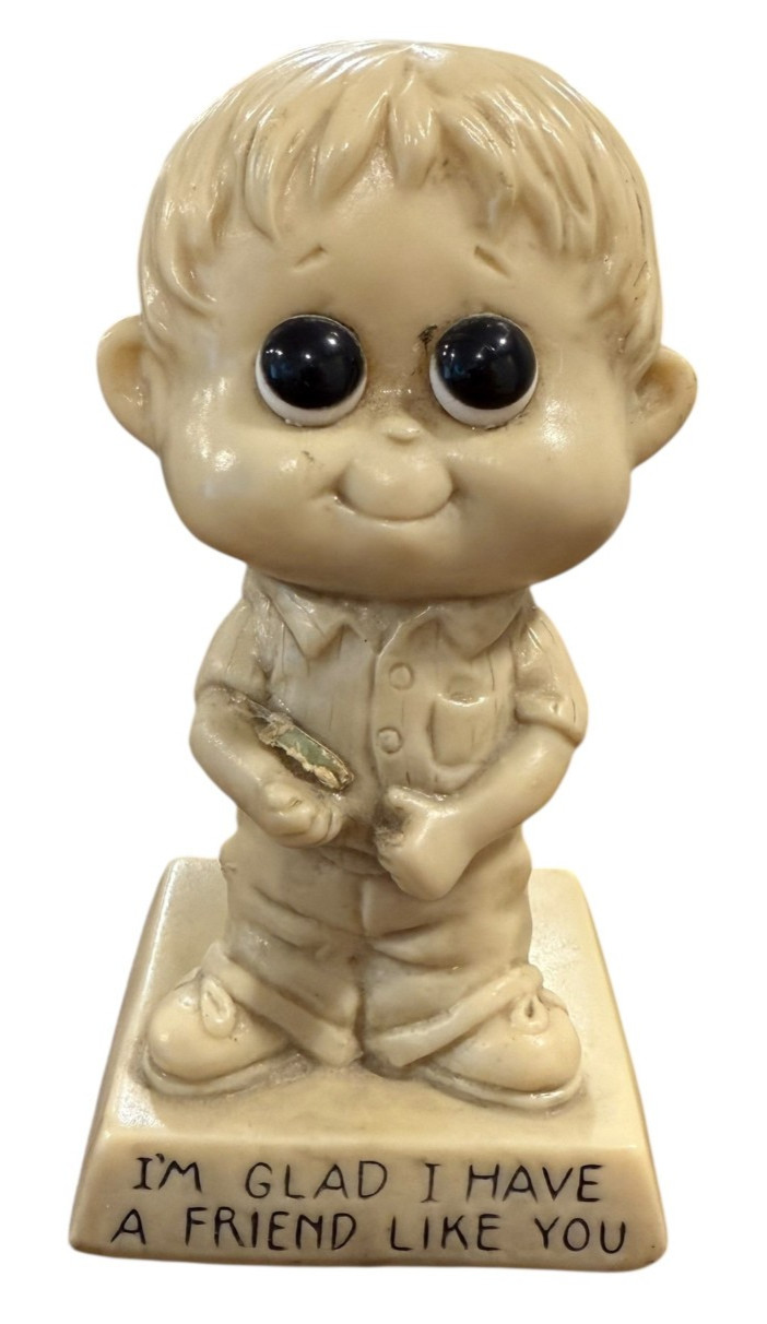 Vintage 1972 R & W Berries Figurine “I’m Glad I Have A Friend Like You” 9054