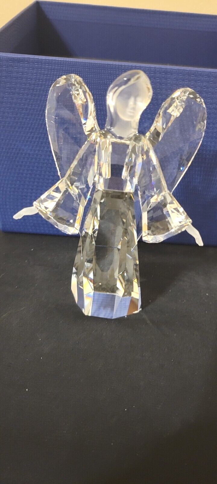 SWAROVSKI ANGEL SOPHIA FIGURINE NATIVITY SCENE 5058741