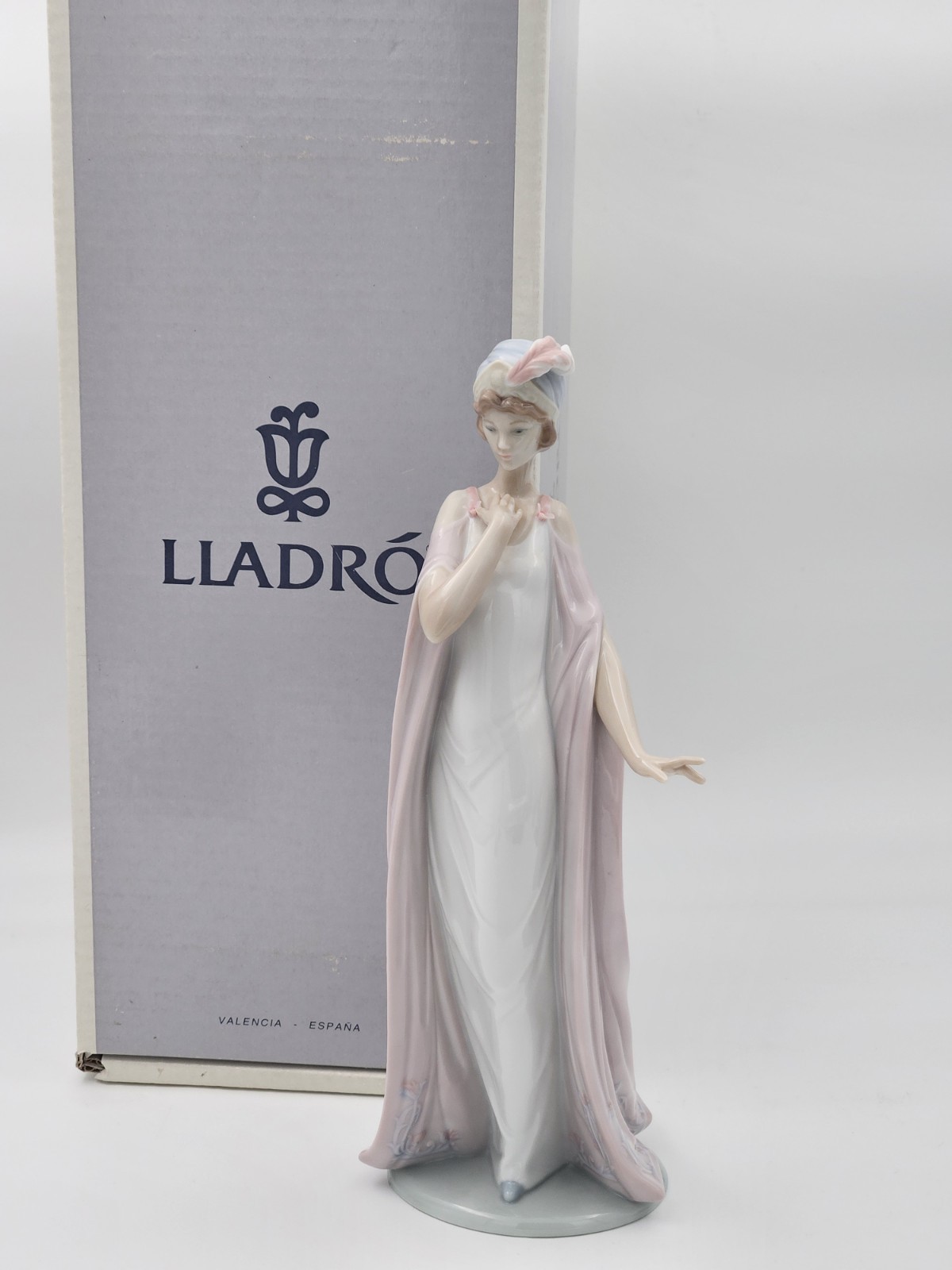 Retired Lladro Figurine 6403 “Breathless” MINT CONDITION