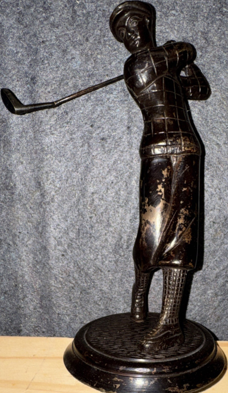 Metal Golfer Figurine Brown Sports Theme Golf Decorative Sculpture Collectible