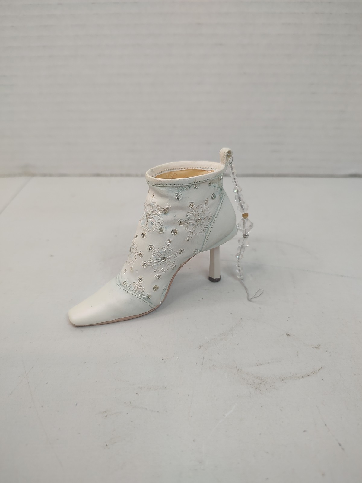 Just the Right Shoe Collection by Raine 2001 Let It Snow Item 90200 Members Only