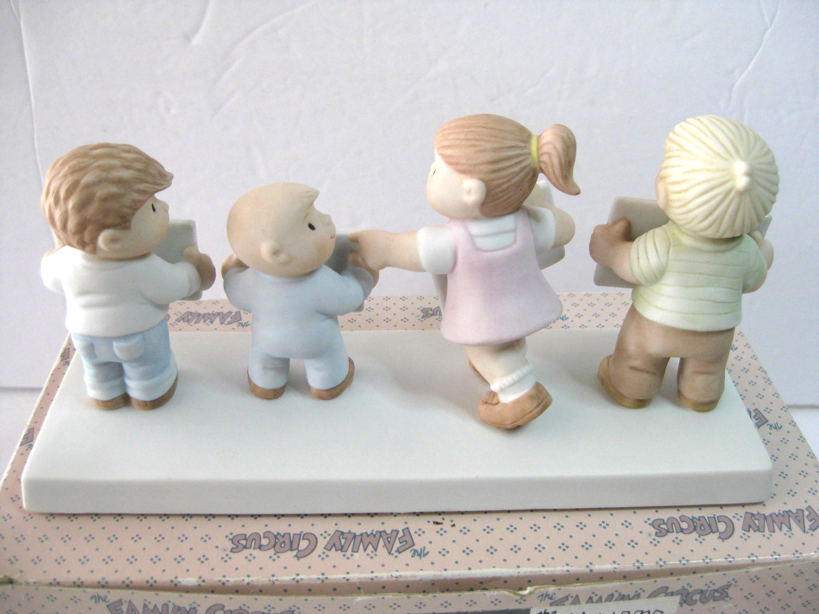 VINTAGE 1985 FAMILY CIRCUS OUT OF ORDER PORCELAIN FIGURINE MINT CONDITION
