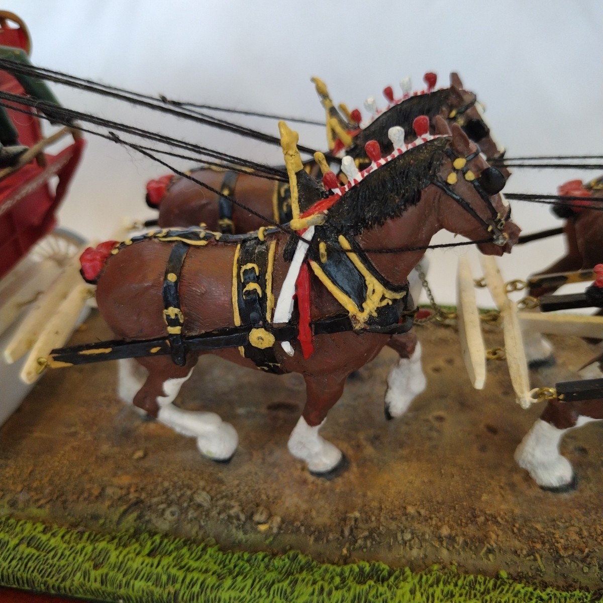 Vintage 2001 Danbury Mint Budweiser Clydesdales 21″ Statue w/Wooden Base