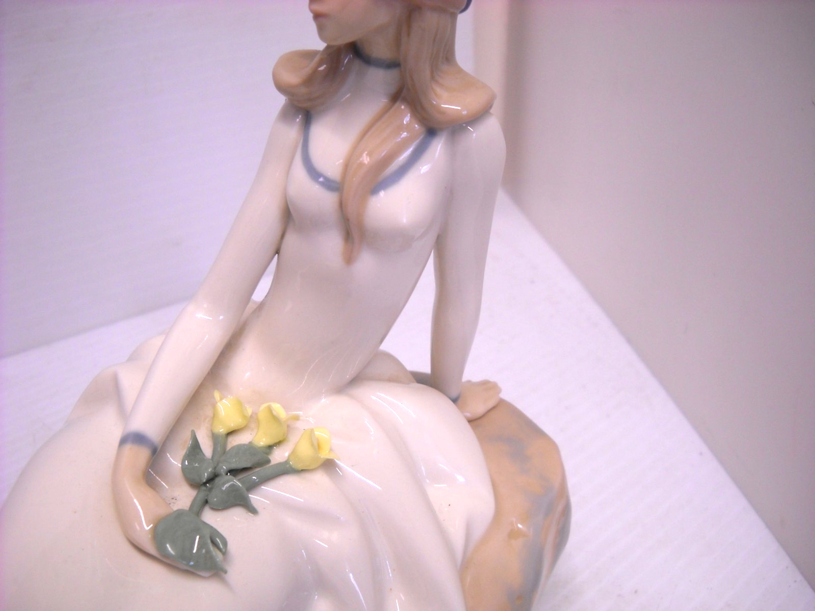 Lladro Artist Fulgencio Garcia Teresa The Tulip Maiden 1983 Fine Porcelain