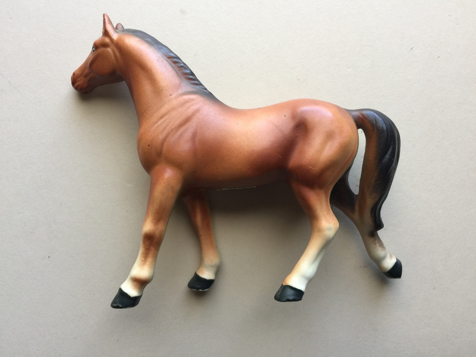 Vintage ARNART Creations Brown Horse Porcelain White Boots Figurine 6″ x 5″