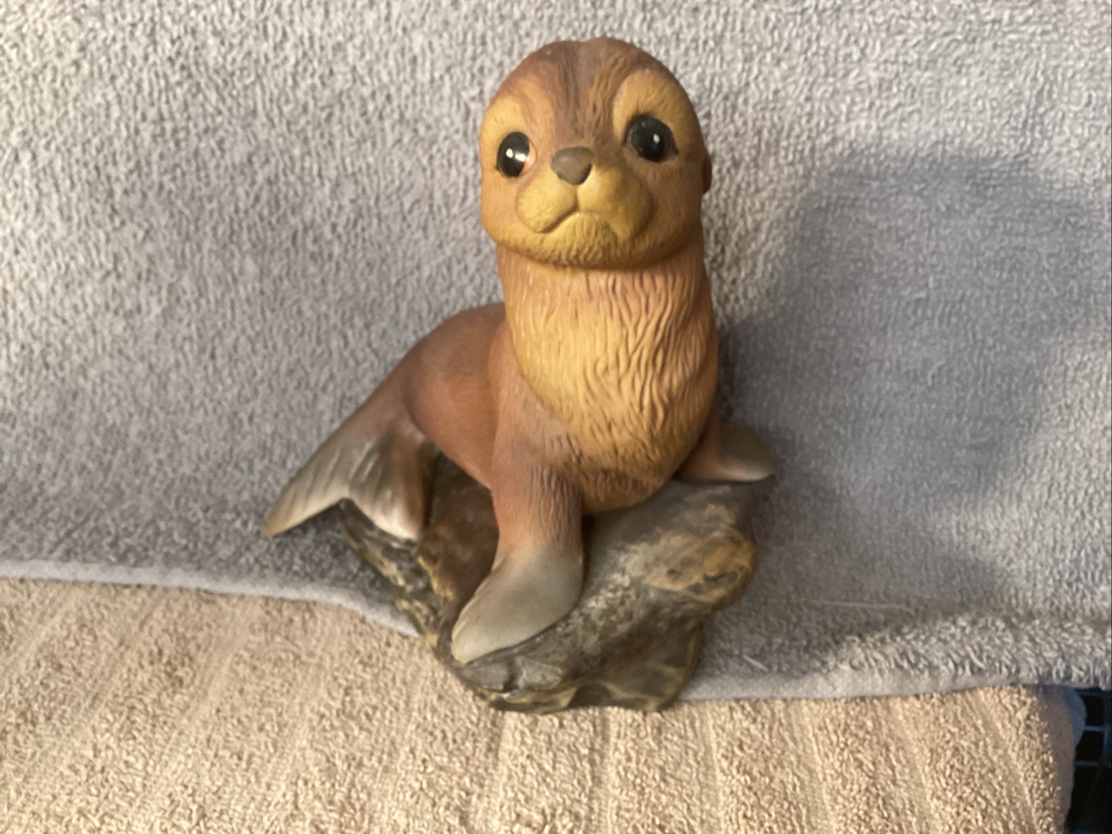 Masterpiece by Homco Home Interiors baby seal on rock figurine