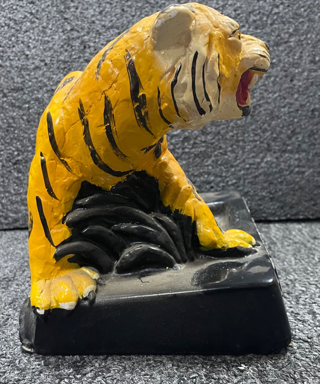 Vintage 60s Bengal Gin Chalkware Tiger Bottle Display Stand/Ashtray