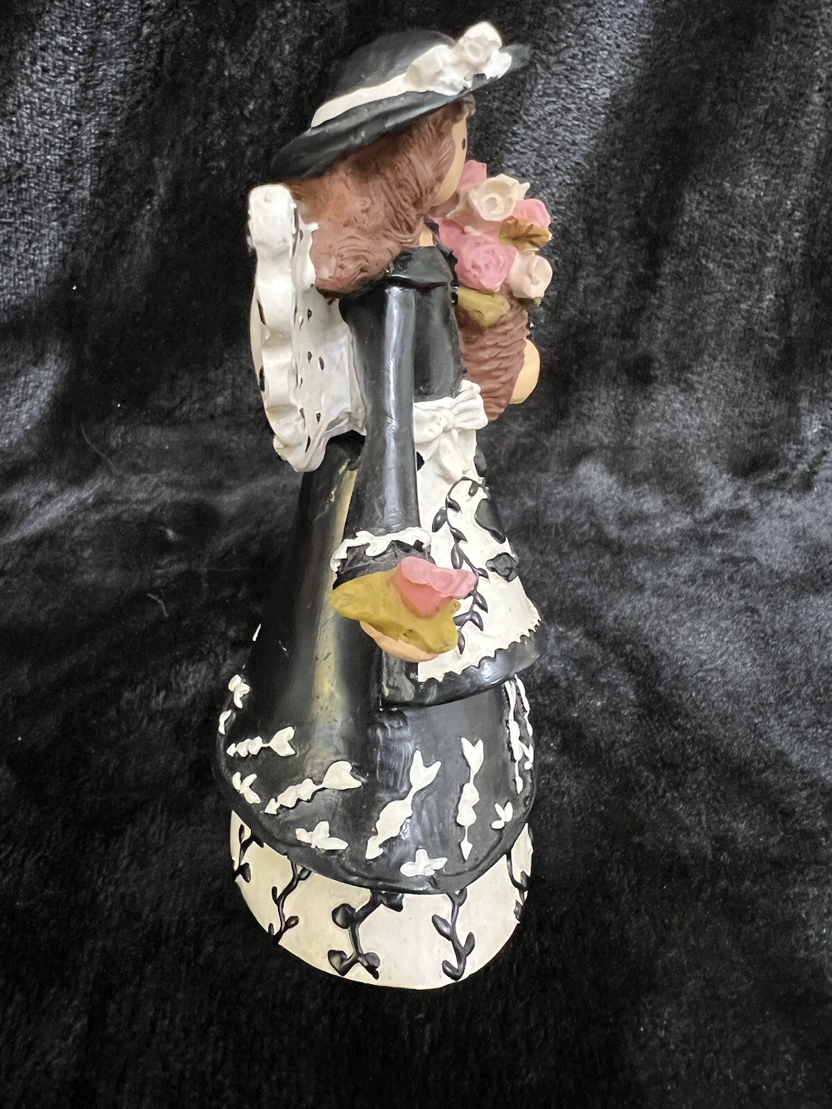 Angel In Black & White Carrying A Basket Of Flowers Resin 5x4x3″ Very Nice