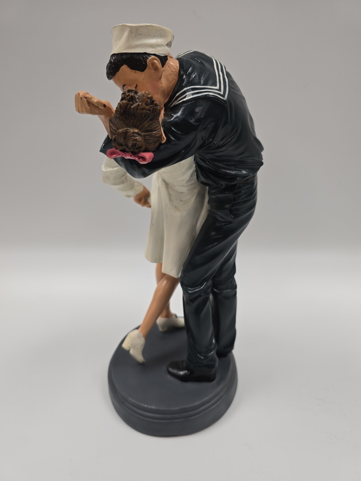 World War 2 Victory At Times Square The Kiss Navy Sailor With Nurse Statue 12″