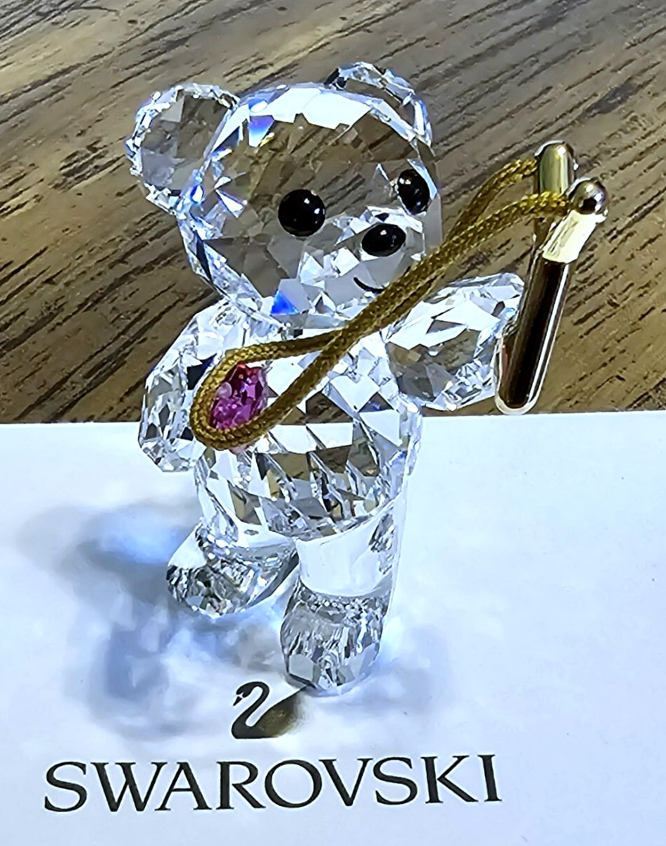 💗 Swarovski Crystal 2025 “Sending You Love” Kris Bear Figurine, Slingshot, NIB