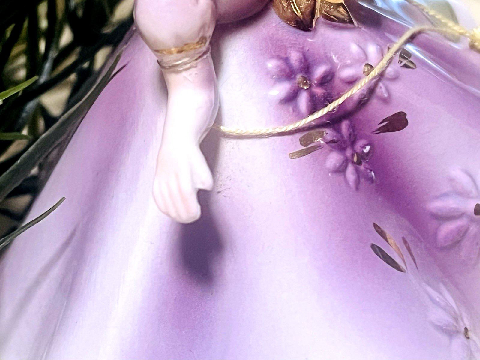 VINTAGE JOSEF ORIGINALS BIRTHDAY GIRL FIGURINE FEBRUARY AMETHYST STONE w/TAGS