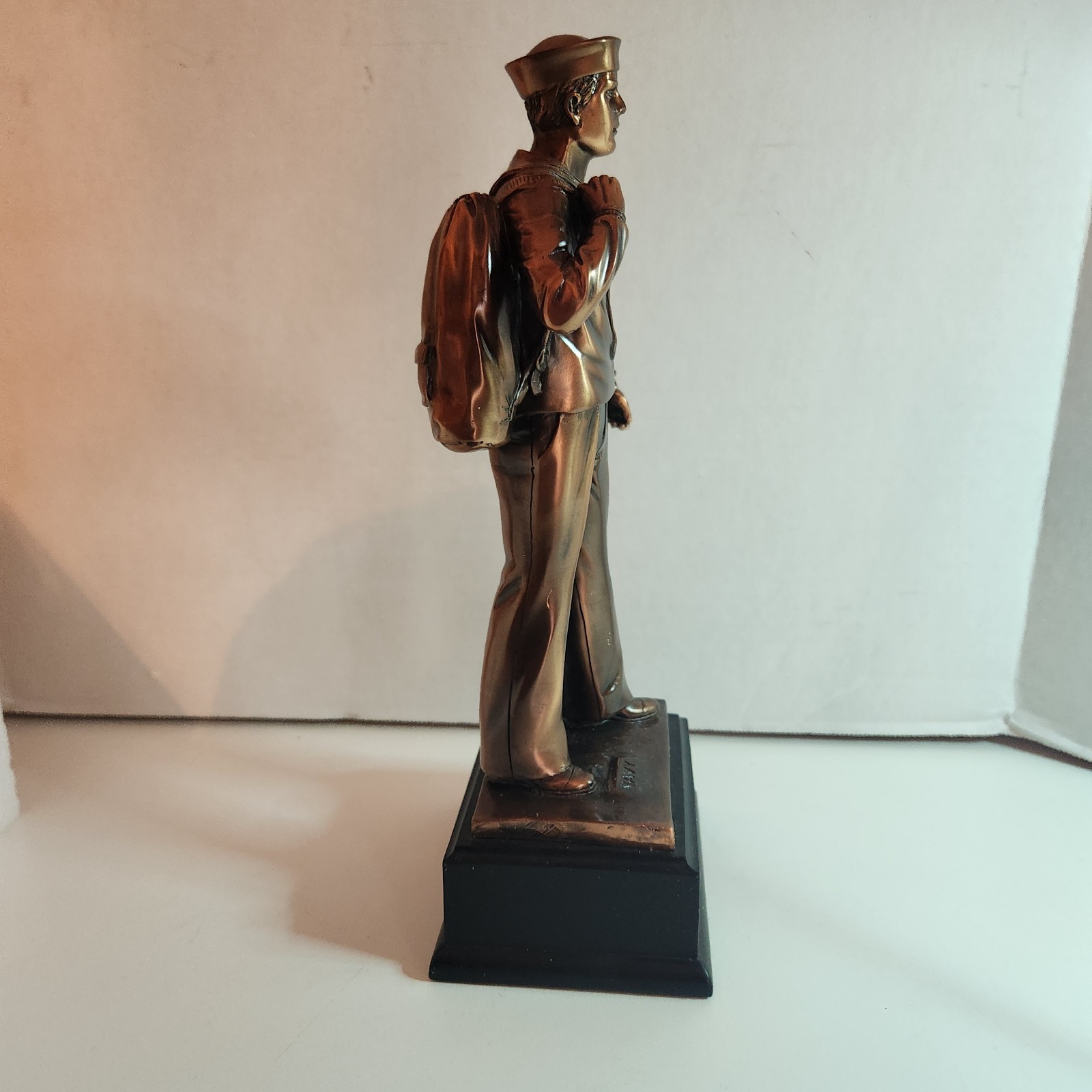 Patriotic Men Of Duty Homecoming Decorated Navy Sailor In Uniform Statue ~11.5″H