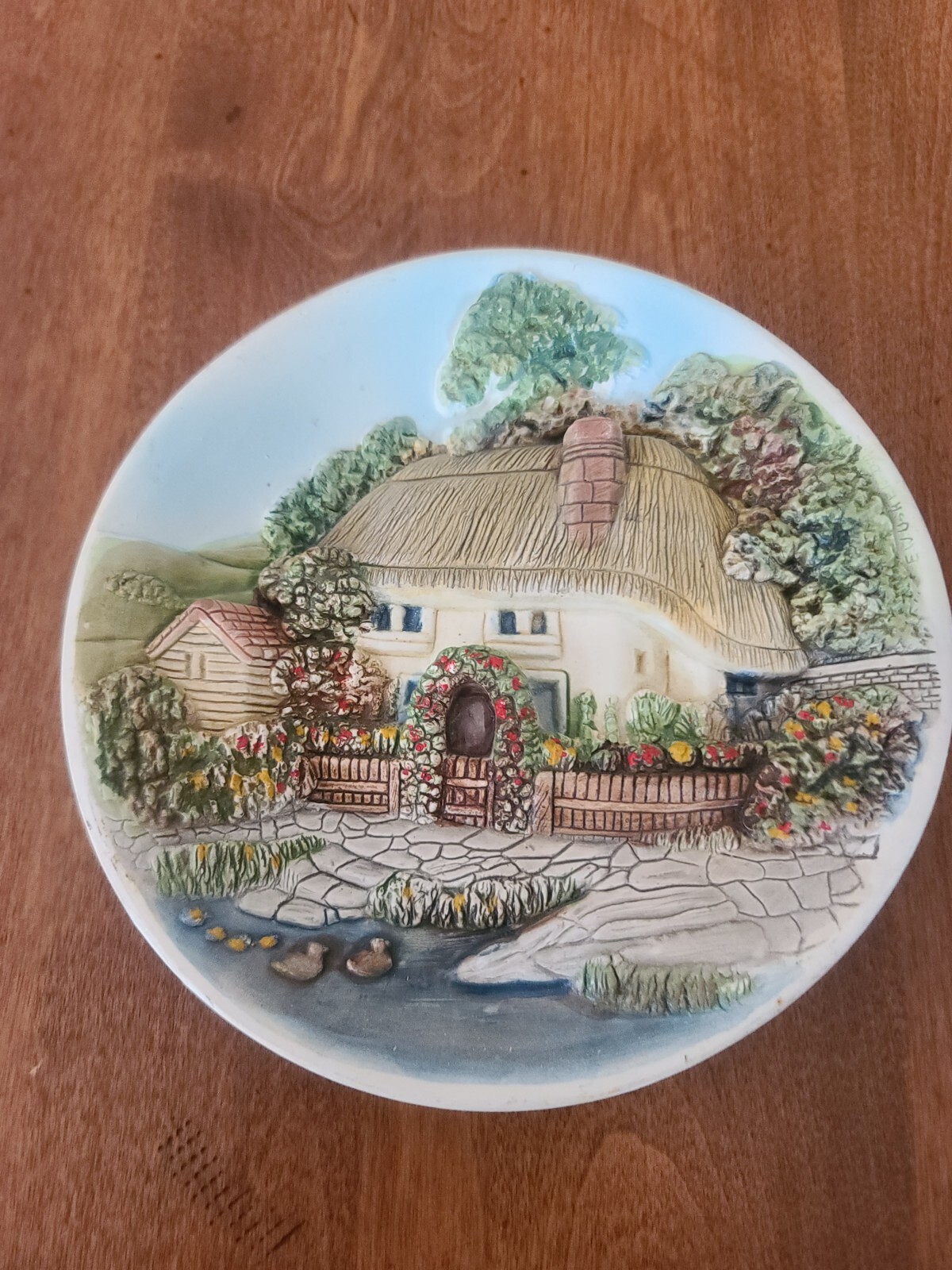 3D Chalkware 7″ Wall Plate English Cottage Stream Ducks Legend Products England