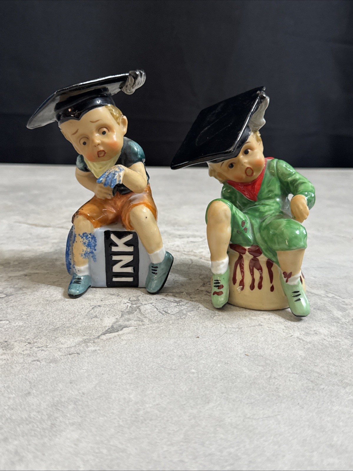 Yoko Boeki Graduate Figurines Vtg Set of Two Nippon Japan Clover Wreath Mark Ge4
