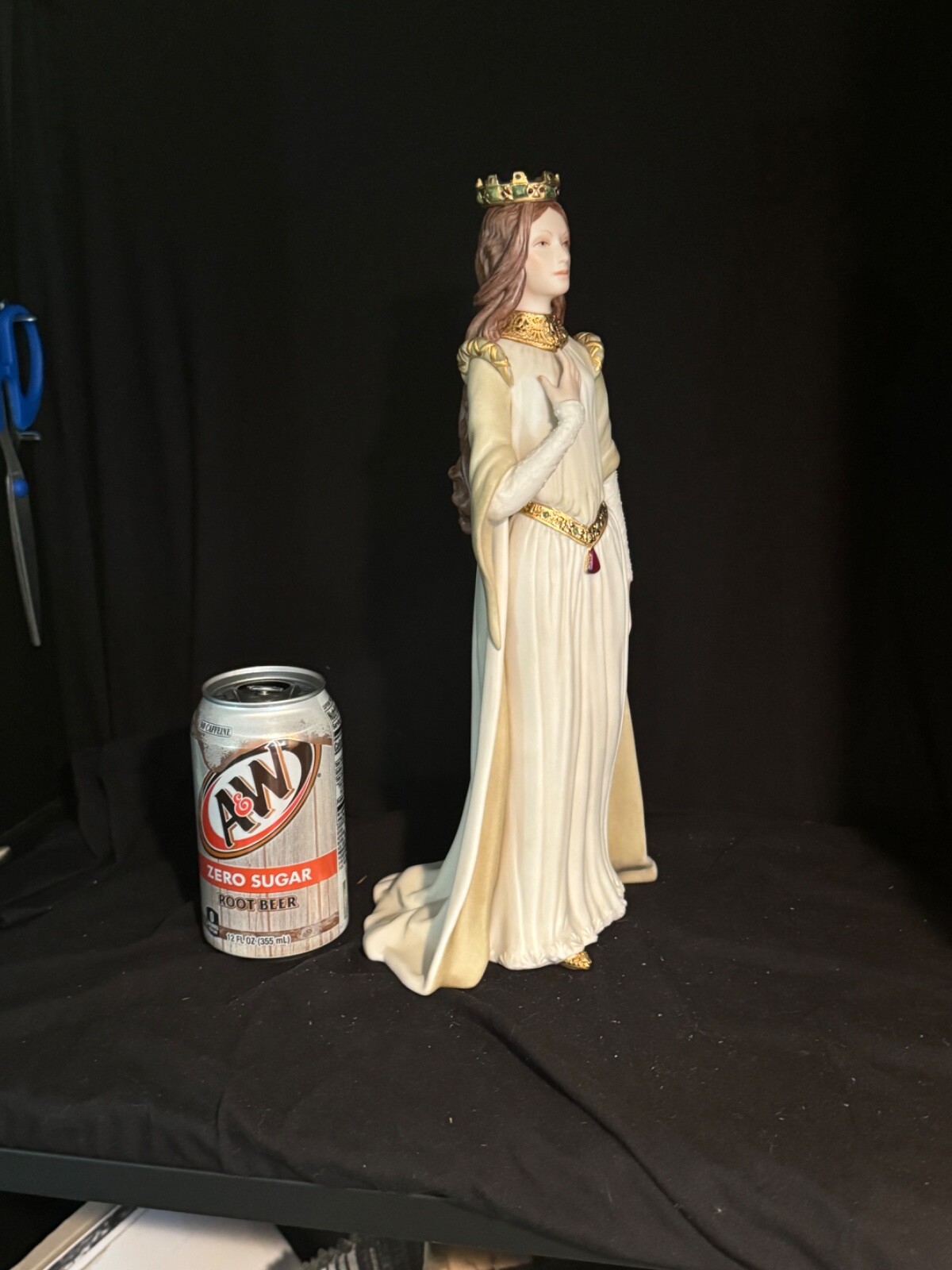 Cybis Queen Esther / 13.5″ tall / 2lbs-2oz / #375 of 650 / 1974 -1981