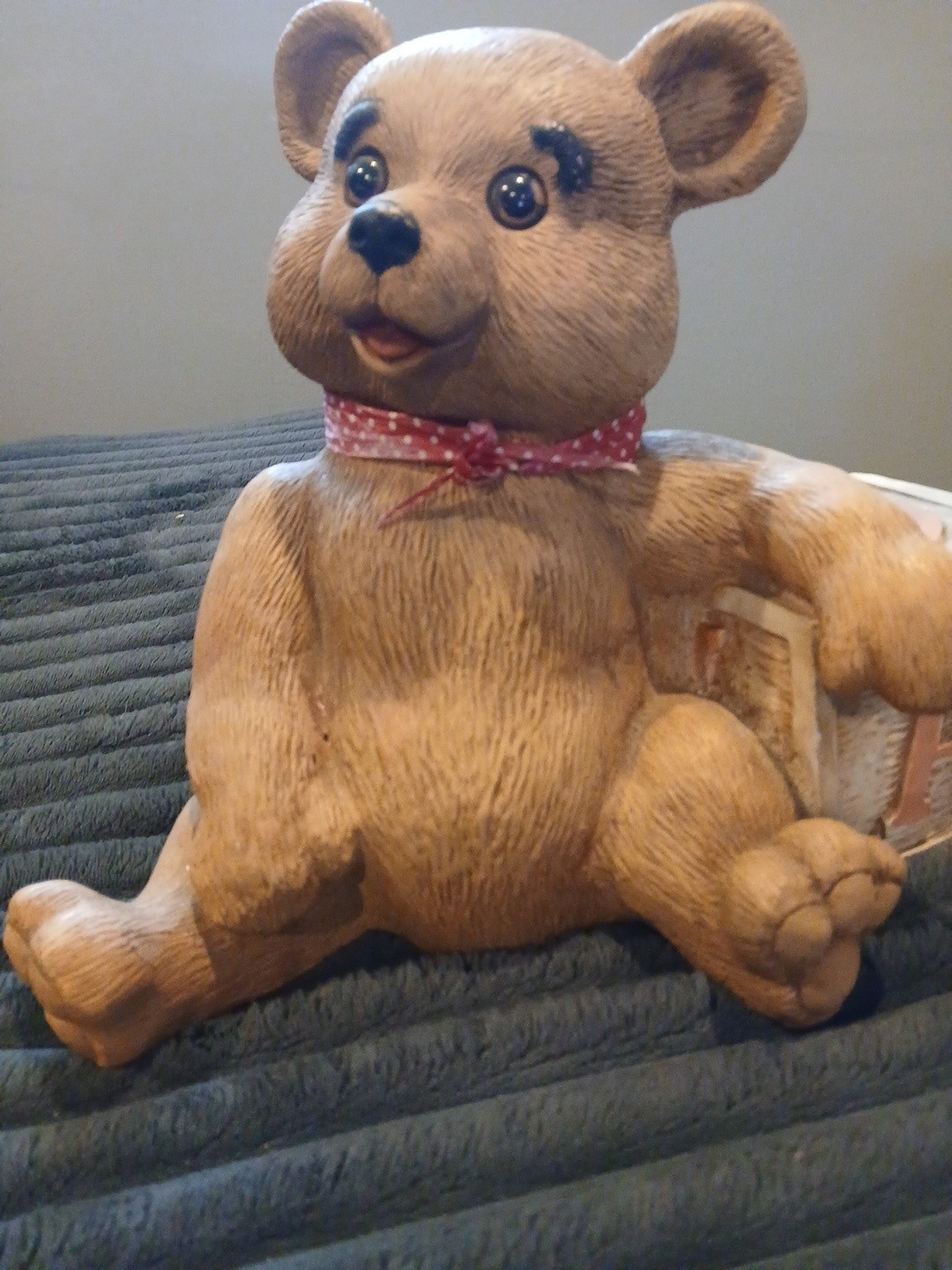 Homeco Resin Teddy Bear ABC