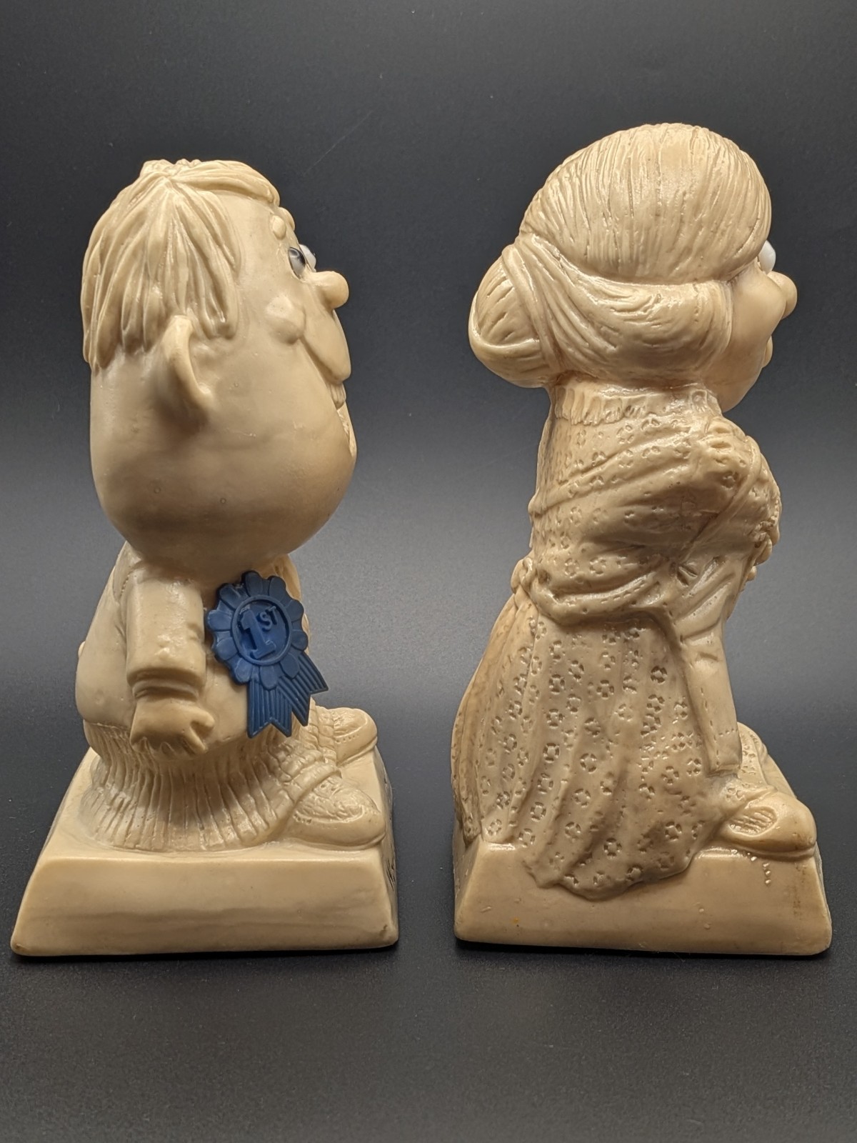 Vintage 1970 R & W Berries Russ Wallace Figurines World’s Best Mom&Dad 6″ T