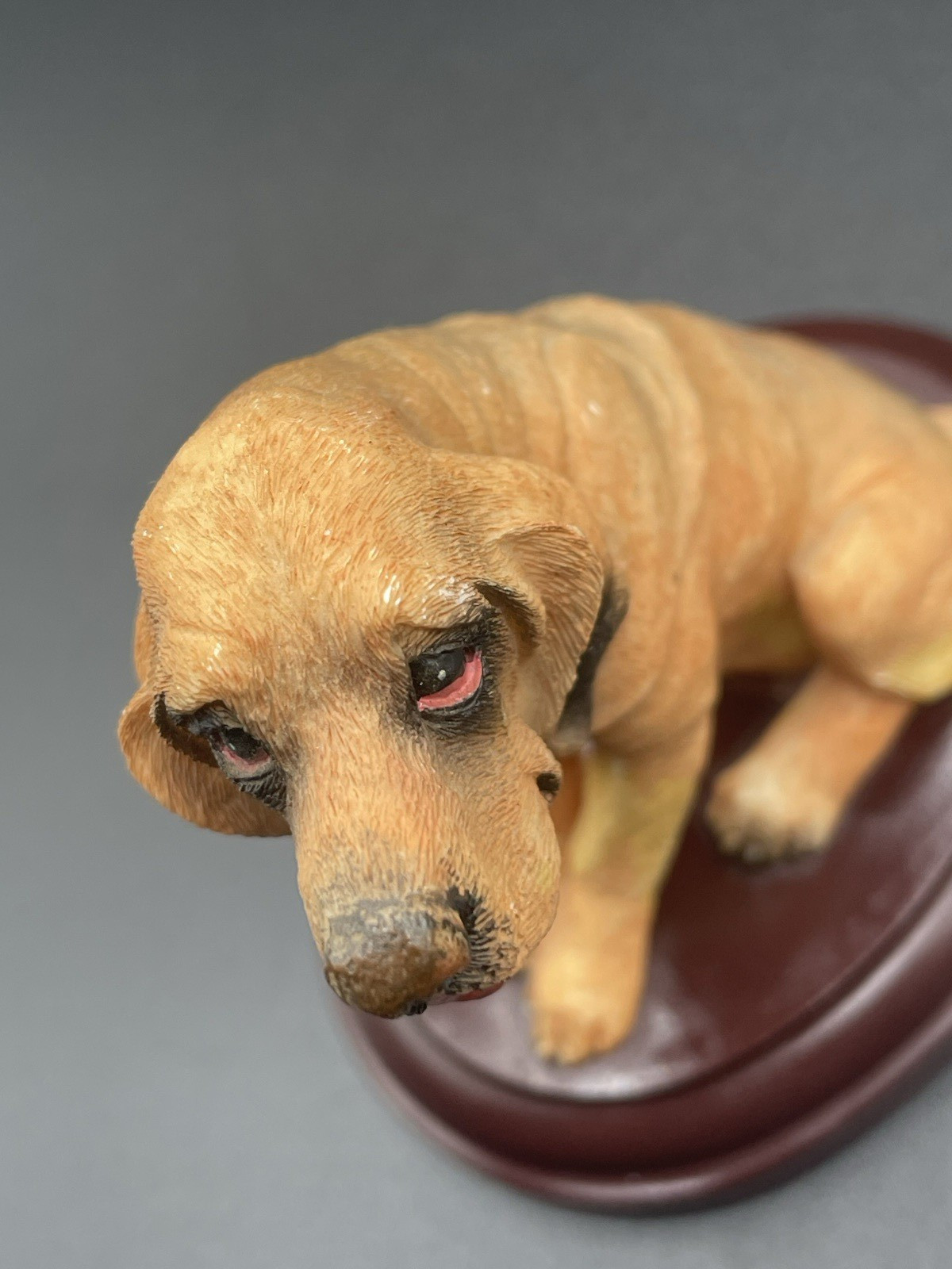 2 Bloodhound Resin Dog Figurines on Base 4 1/2” Tall READ