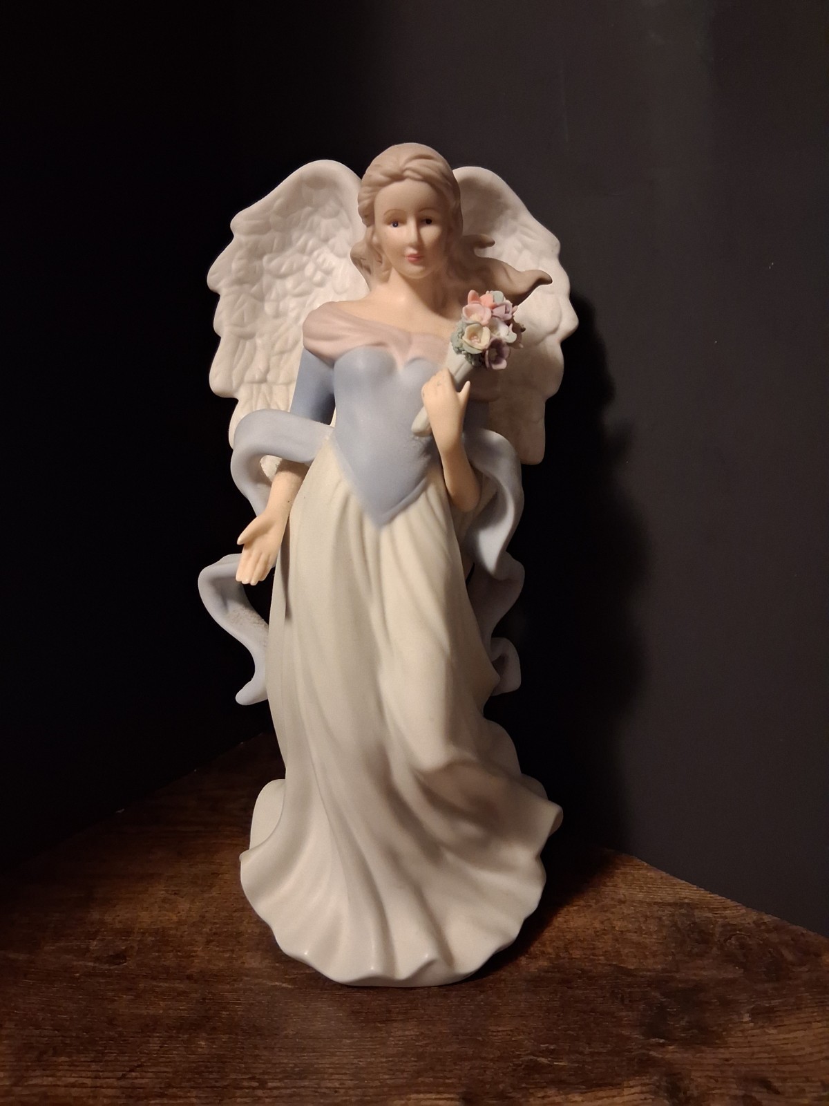 Home Interiors Charity Angel Figurine 10″Tall Porcelain,2001 Model #11296-01,EUC