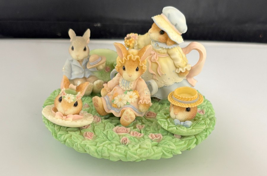 Enesco Blushing Bunnies Mini Tea Set Figurine Rabbit Tea Party Vintage Decor