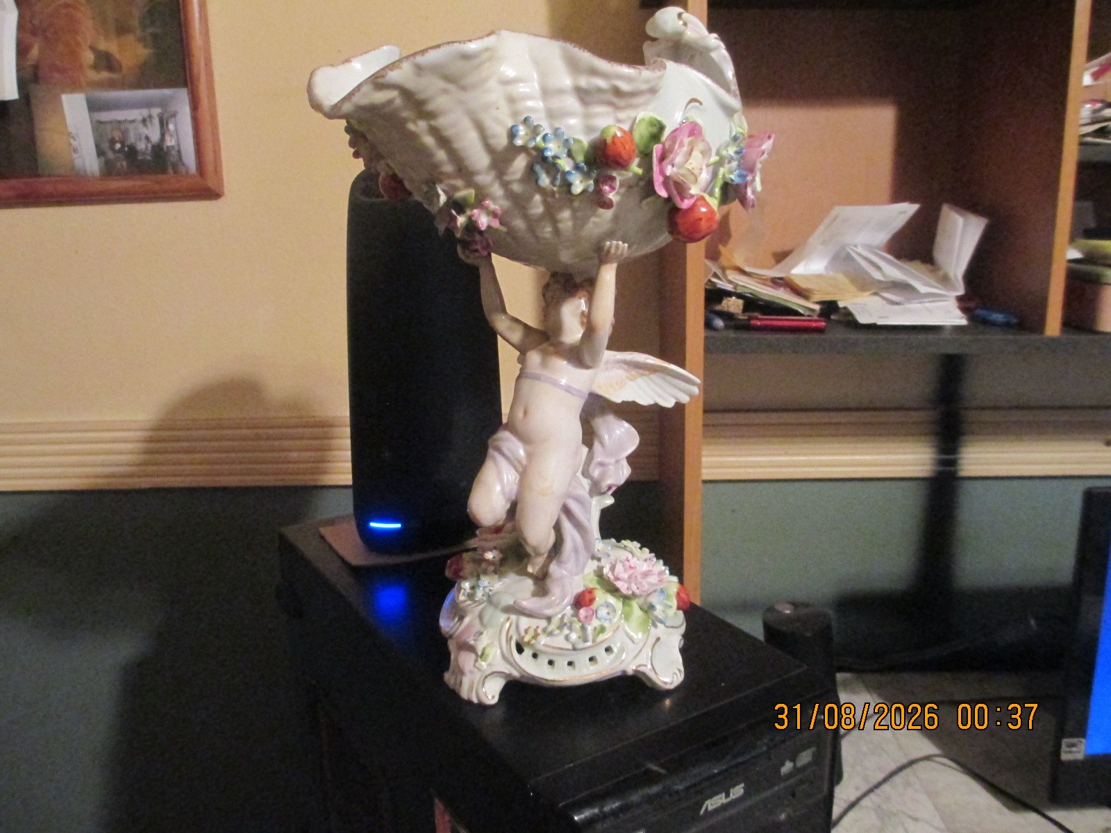 CHERUB ANGELS WITH FRUIT HOLDER PORCELAIN WITH FLOWERS