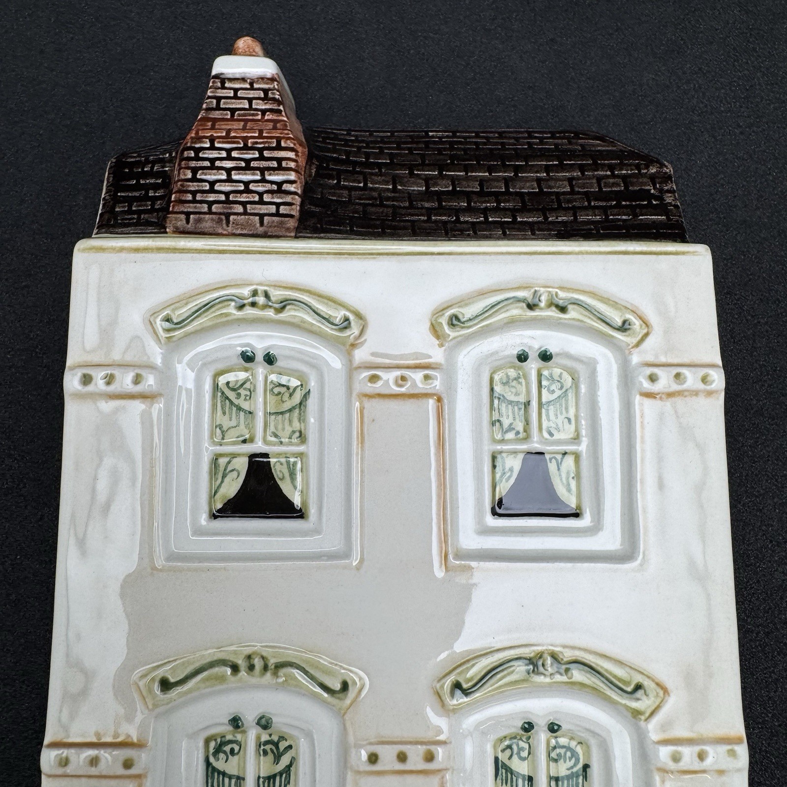 Rare Hazel Ceramics A Nation of Shopkeepers “L’Object D’ Art” 23/50 British Shop