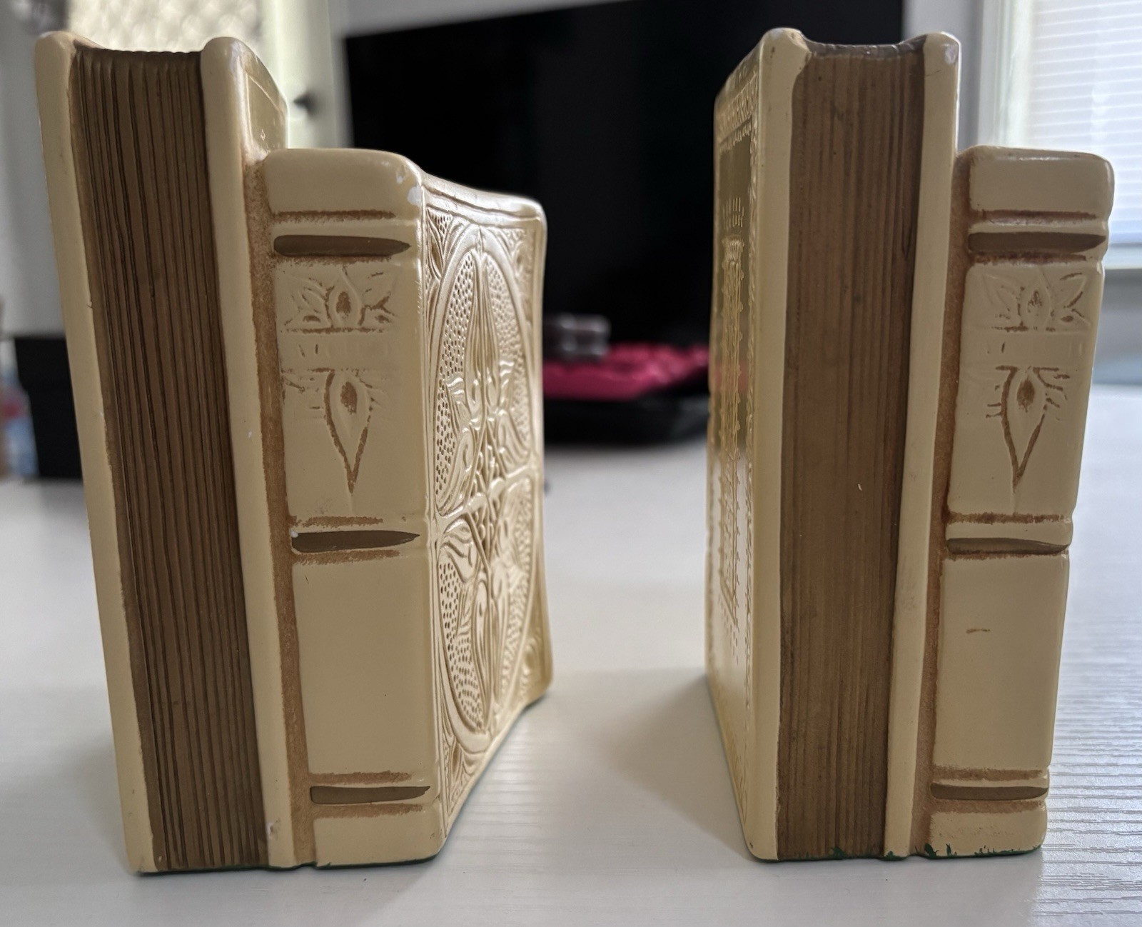Vintage 1940’s Coventry Ware Bookends Chalkware Plaster Book Shaped Decor