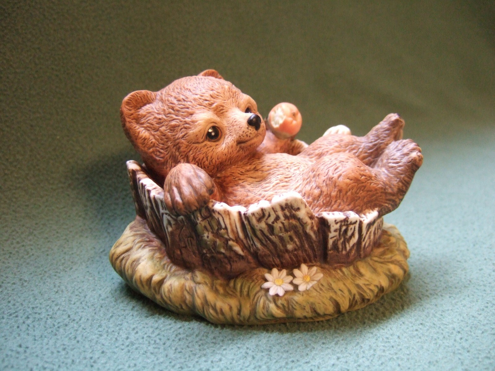 Homco Masterpiece Collection 1986 Porcelain Bear Cub in a Log w/ Apple Figurine