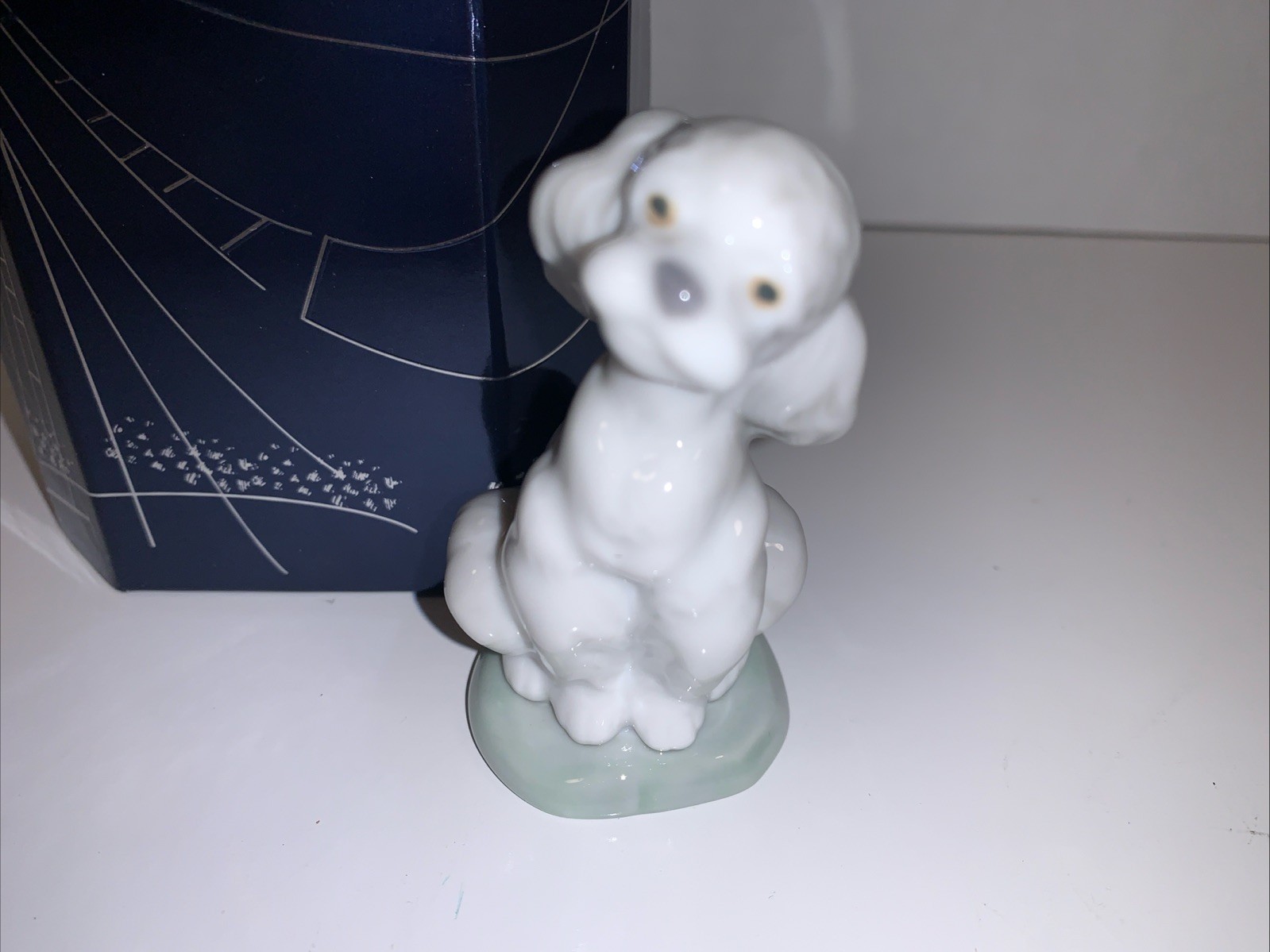 Lladro Dog Glossy Figurine #7685 “A Friend For Life” Collectors Society Piece