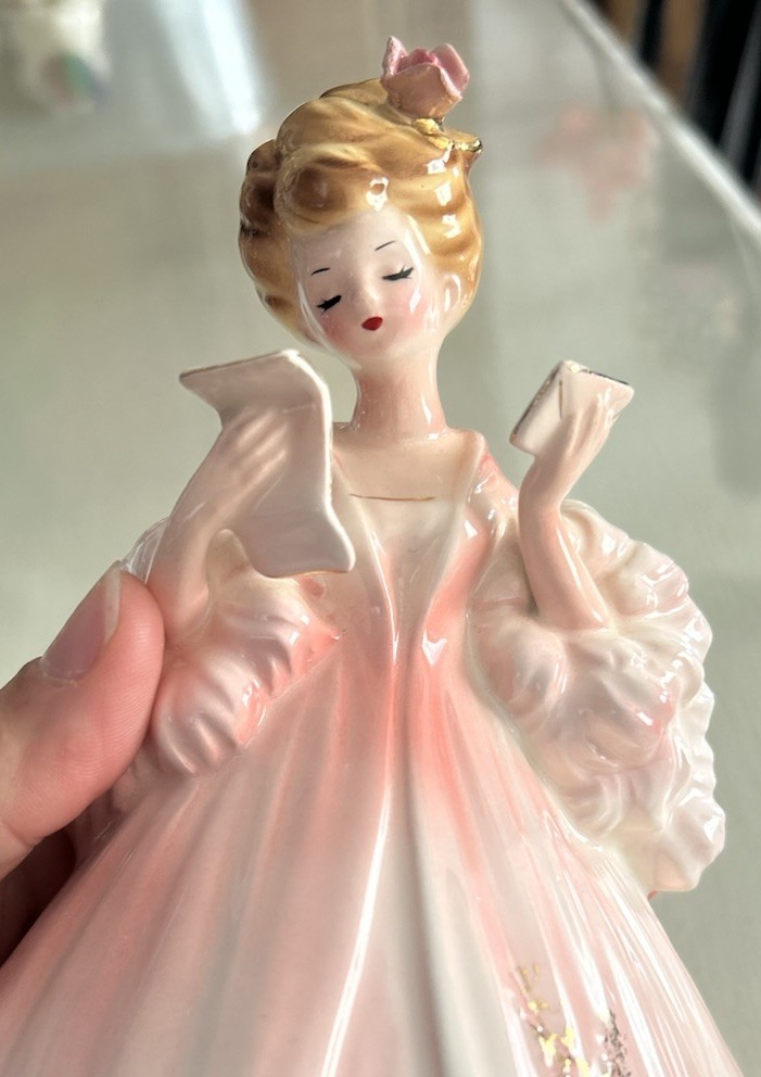 Gorgeous Josef Originals Figurine Reading The Letter 8” Inches Pink Dress Mint!