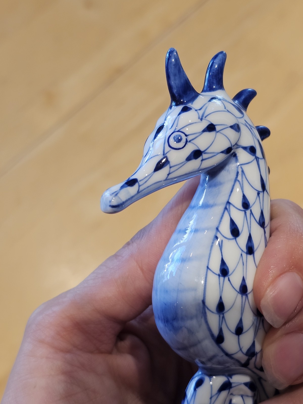 Andrea By Sadek Blue & White Fishnet Seahorse Porcelain 4 5/8″ Figurine