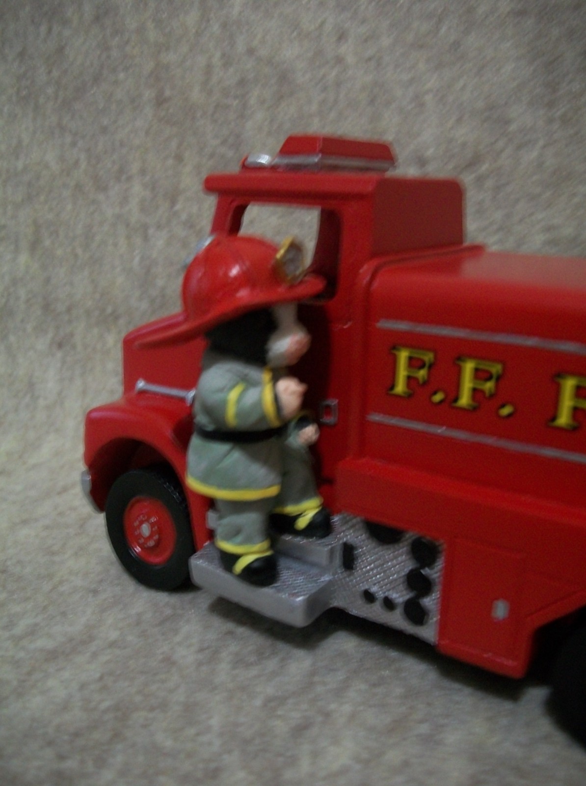 Tanker Teamwork – Call of Duty Fire Truck – Mary Moo Moo Cow Figurine