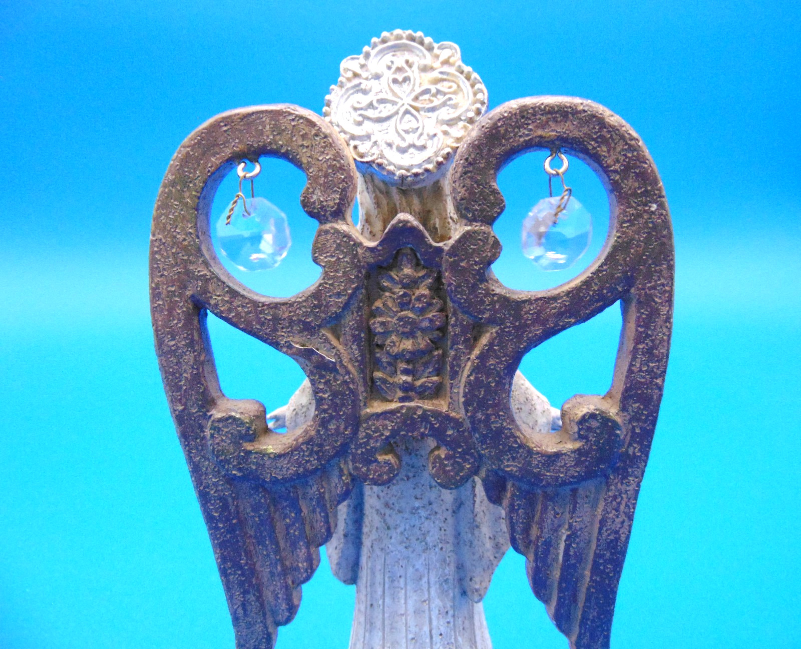 5 1/4″ tall Resin Stone Look ANGEL with Dangling Faux Jewels Figurine EC