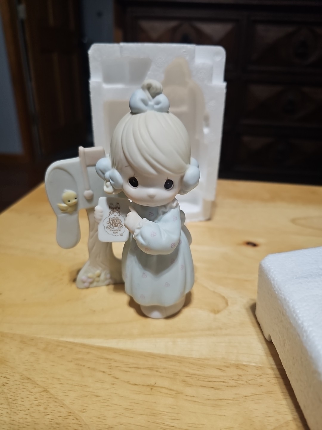 Precious Moments 1991 Symbol of Membership Sharing The Good News Together C0011