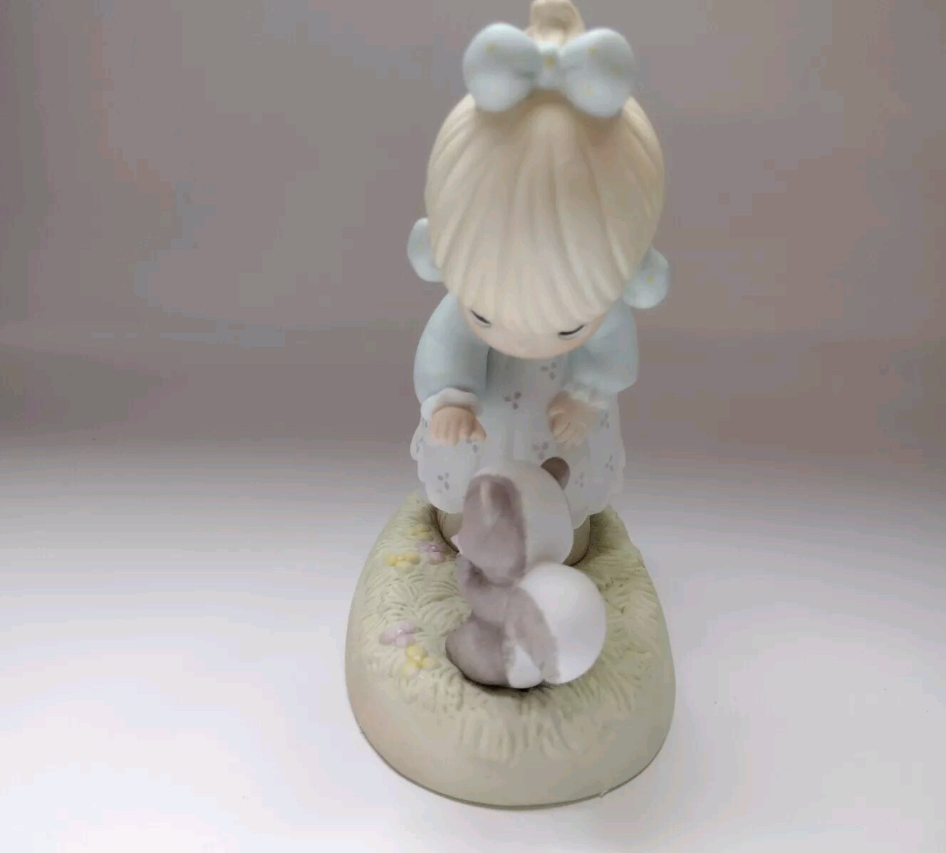Precious Moments 2005 “A Friend Like You Is Heaven-Sent” Mint In Box Porcelain