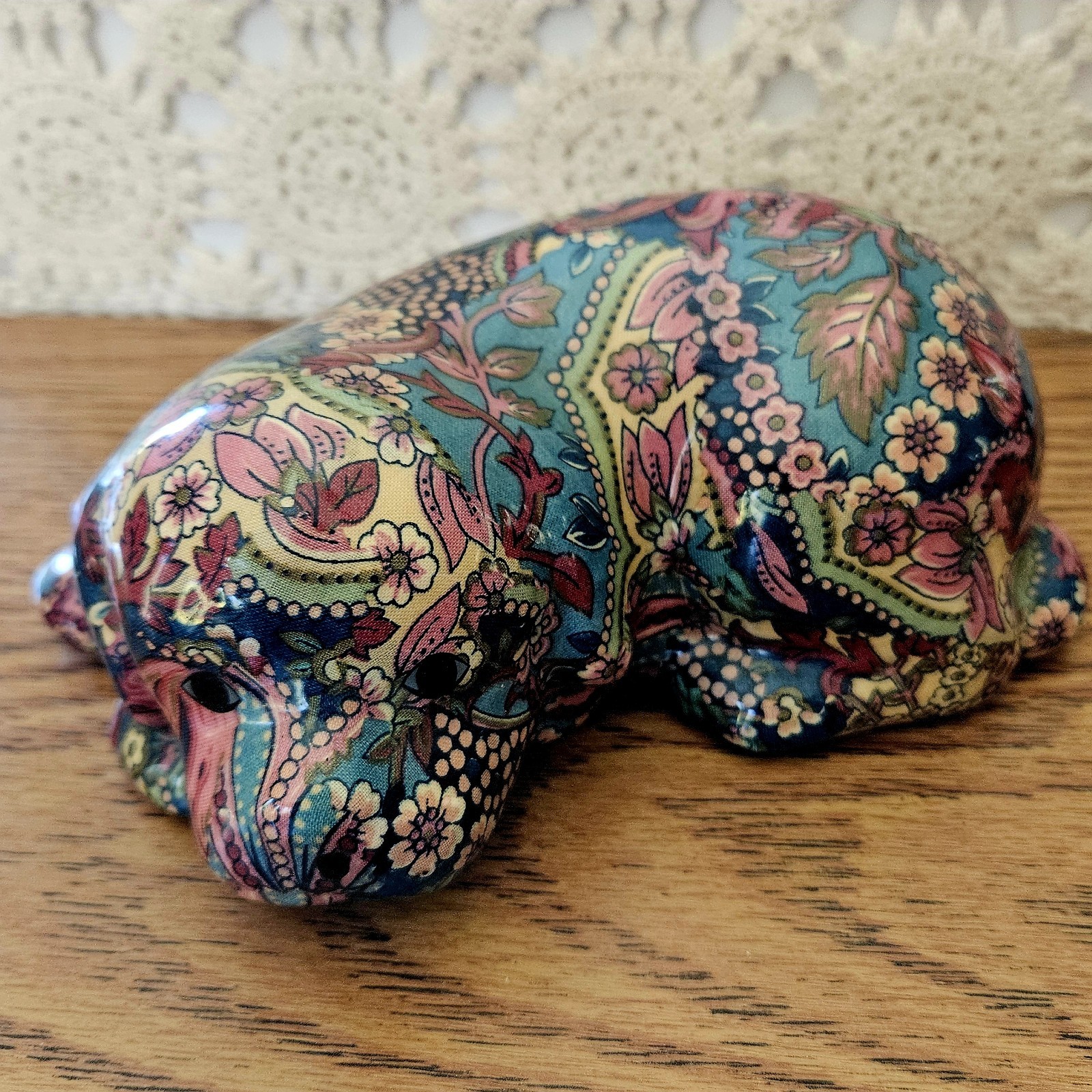 VTG Glazed Decoupage Fabric Floral Patchwork Ceramic Puppy Dog Foam Bottom 8″x5″
