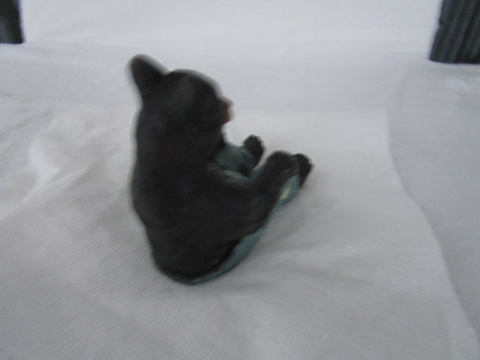RESIN SITTING HILLBILLY BEAR FIGURINE~~~[ 5″ X 5.5″ ] ~~~NICE!!!