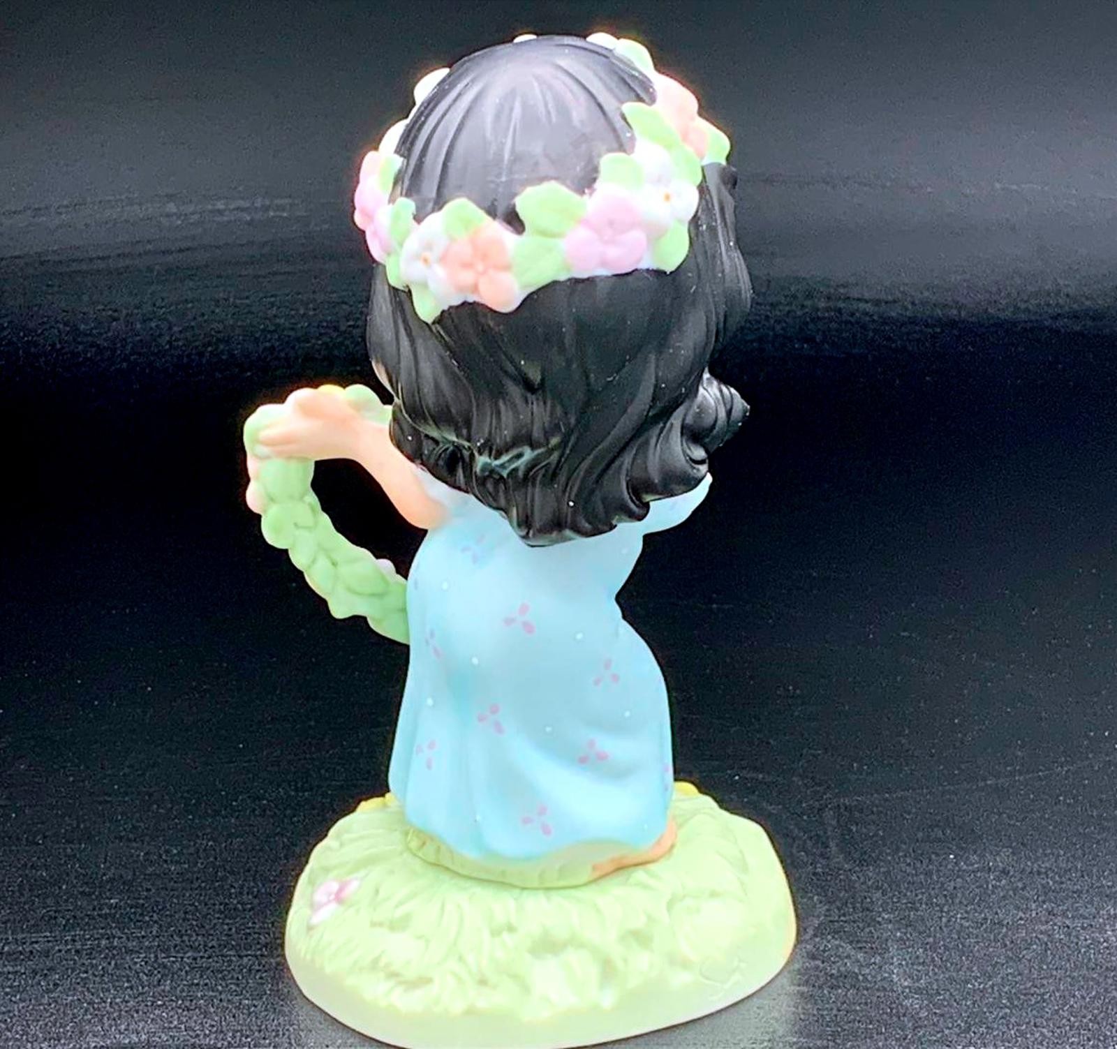Precious Moments Girl Holding Floral Heart Figurine – Pastel Dress Garden Theme