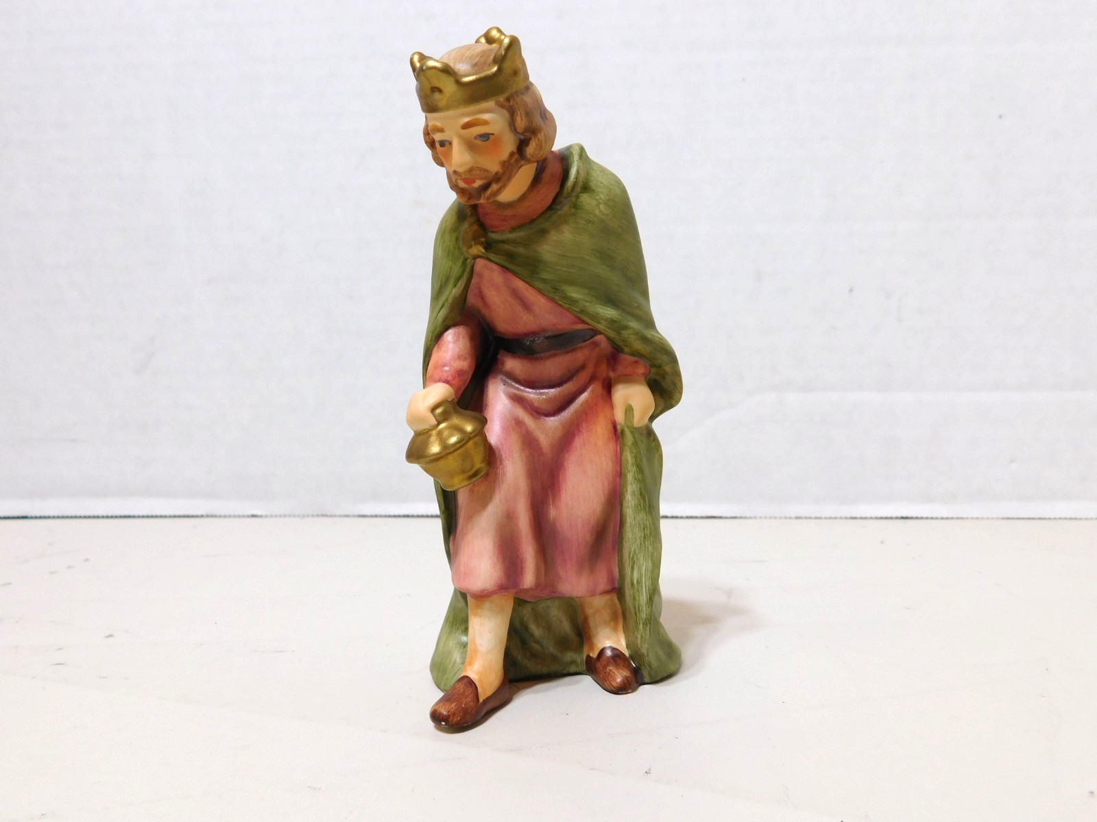 1965 Goebel HX323E Kneeling King & Urn/Wiseman West Germany