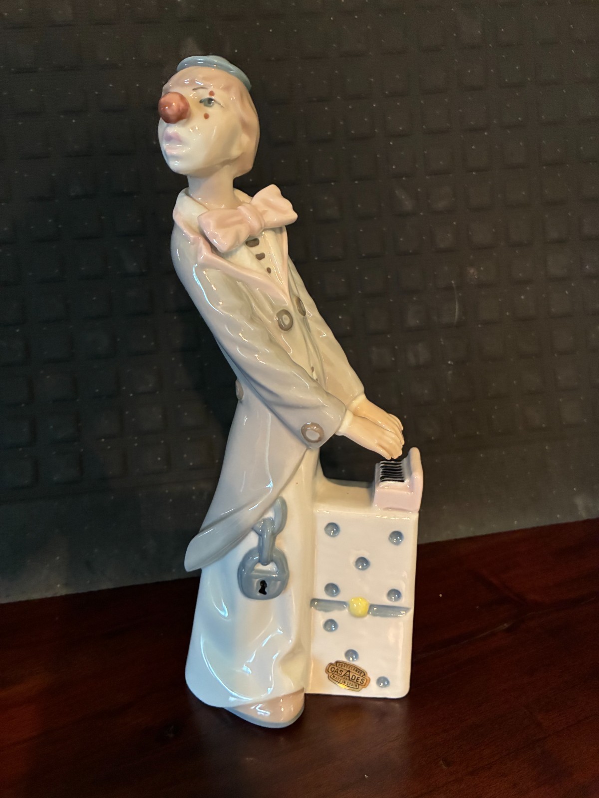 Cascades Clown Playing Piano – Porcelain – 10 1/2 in. Tall Clown – Circus